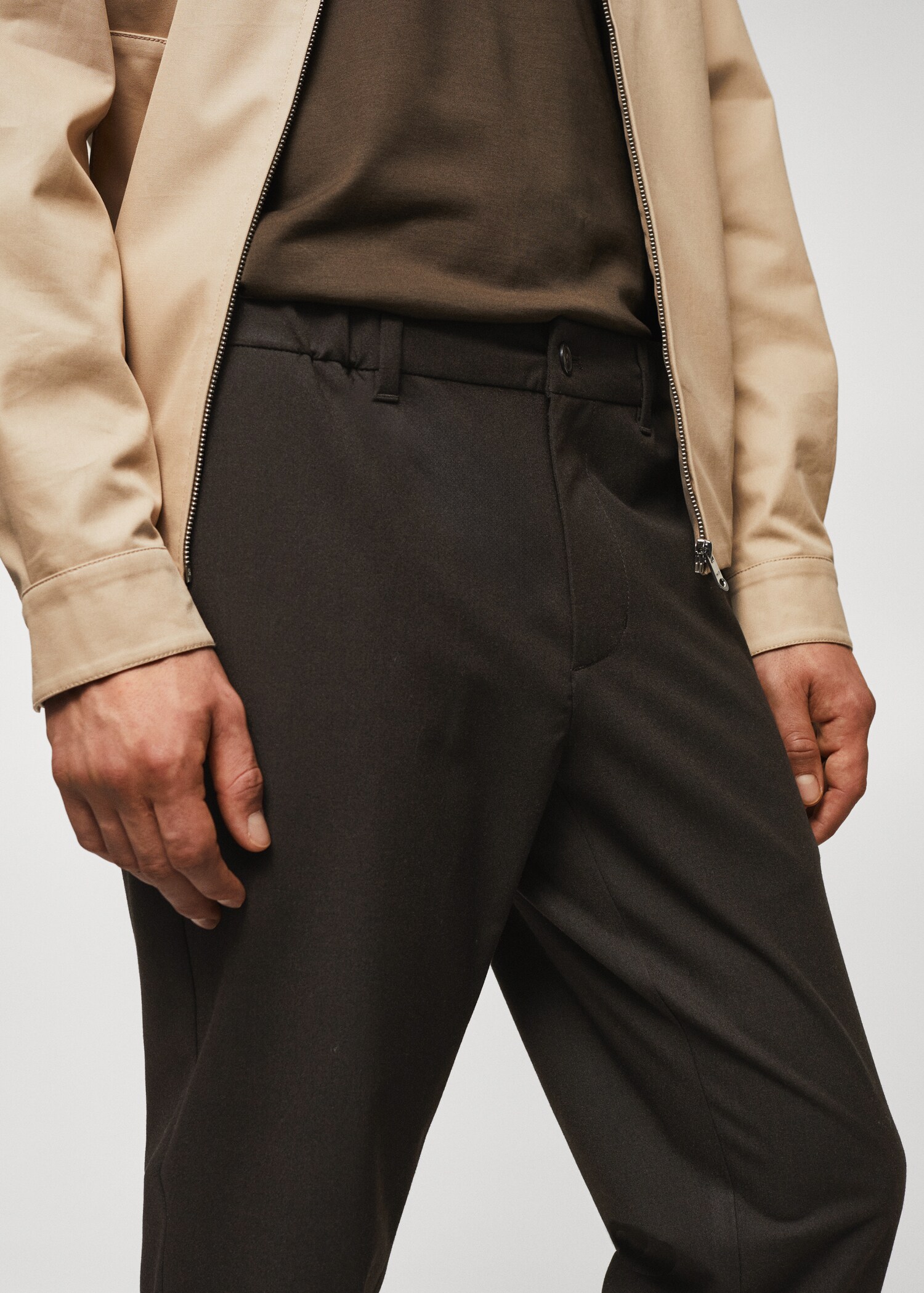 Calças jogger slim fit com cordão - Pormenor do artigo 1
