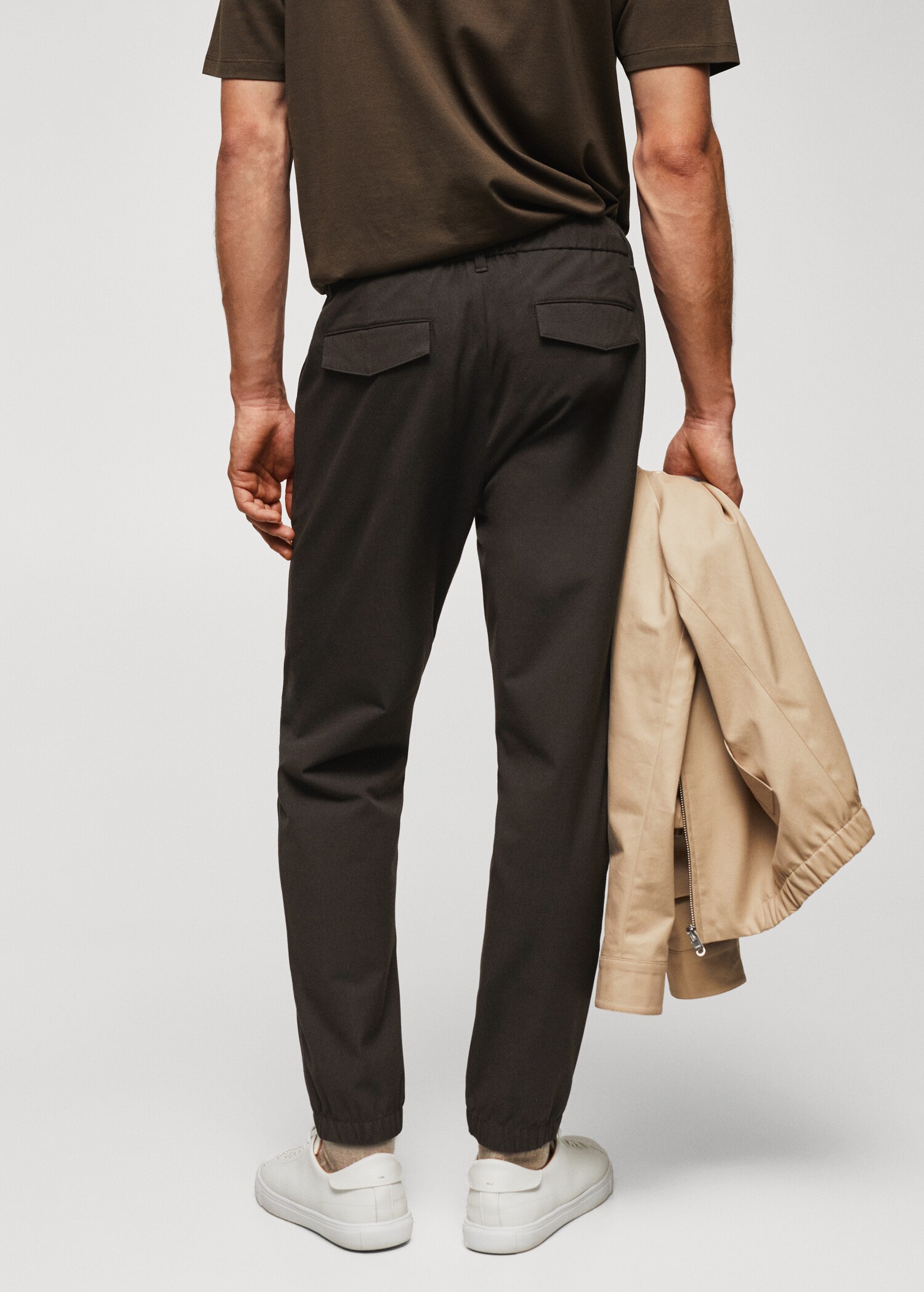Calças jogger slim fit com cordão - Verso do artigo