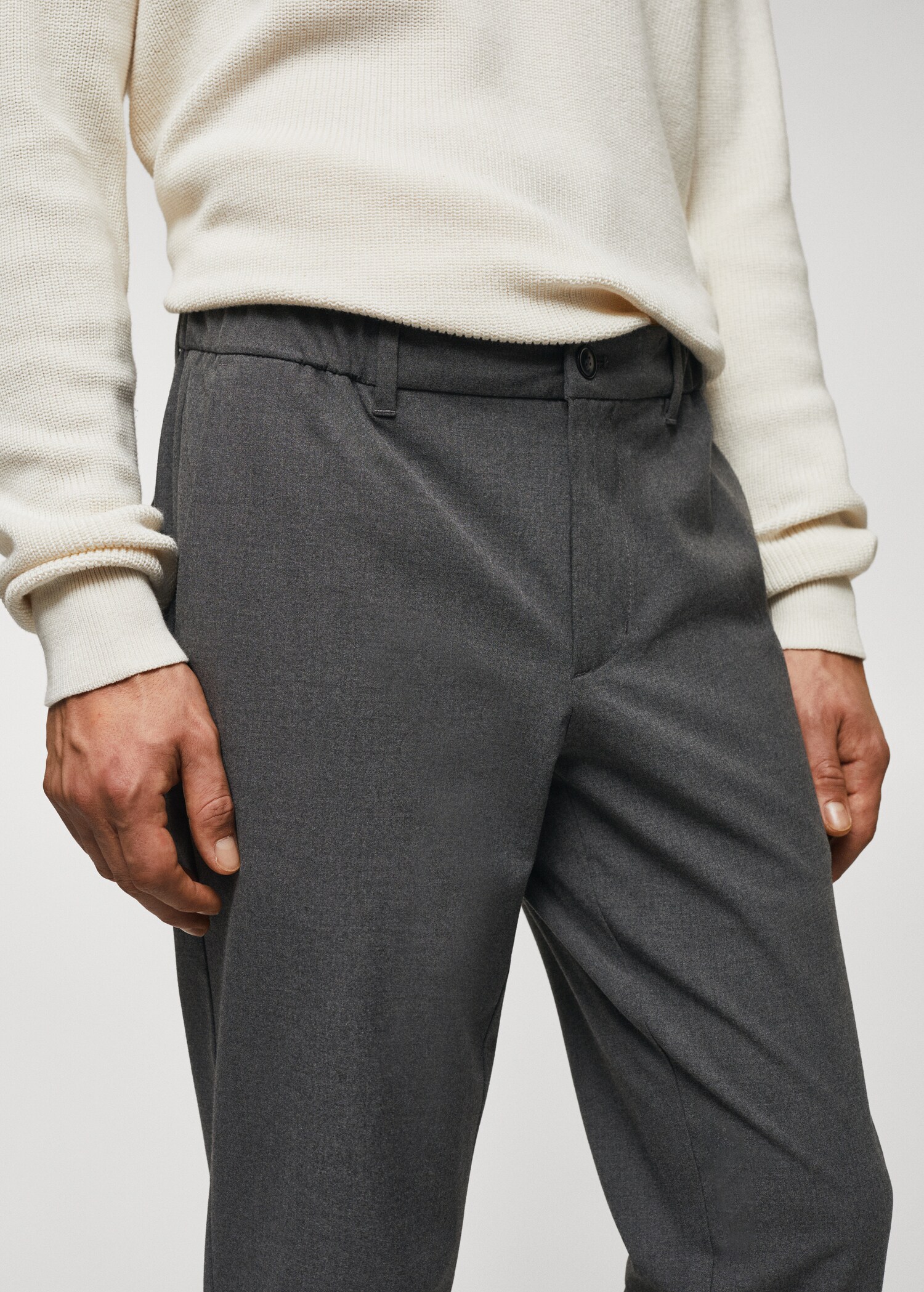 Slim-fit jogger trousers with drawstring - Details of the article 1
