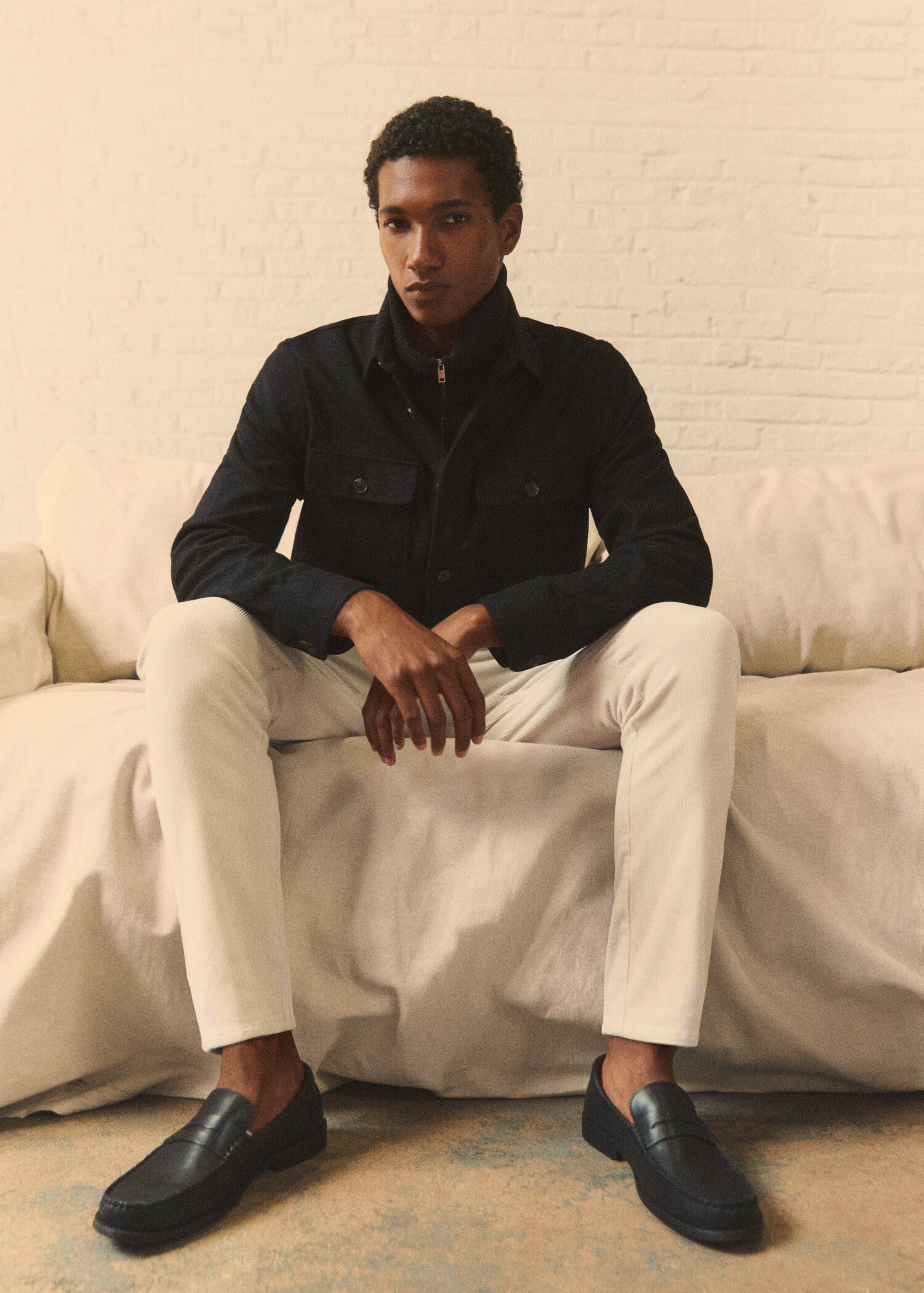 Corduroy slim-fit cropped trousers - Details of the article 5