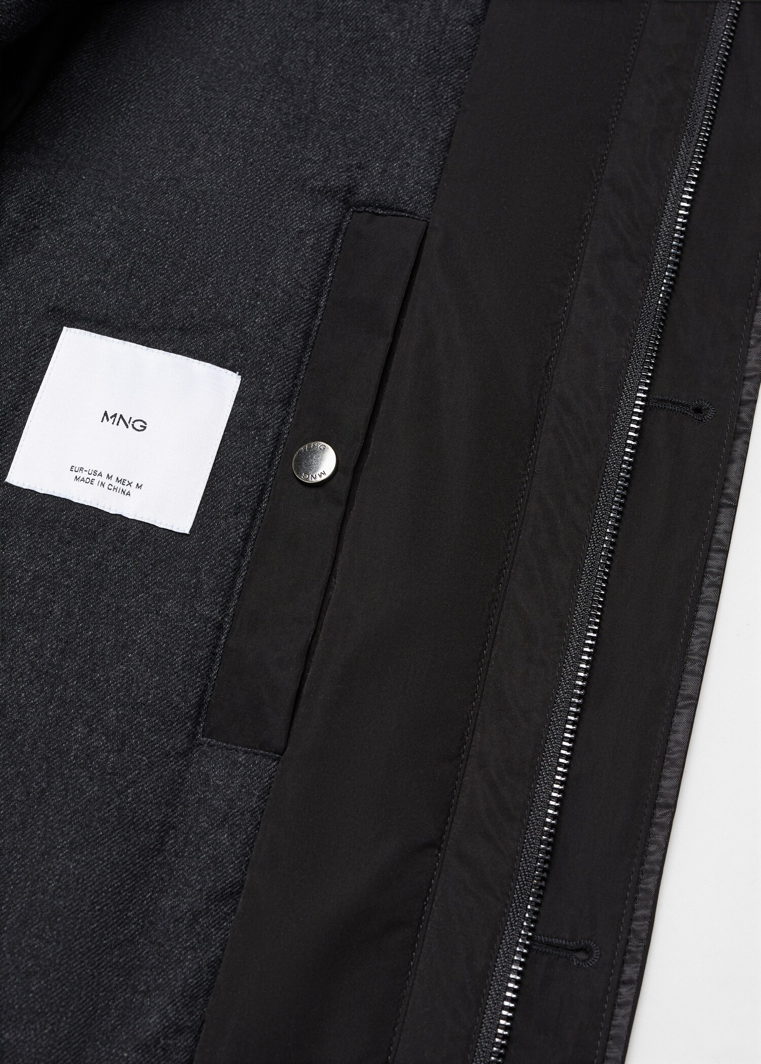 Water-repellent quilted trench coat - Details of the article 8
