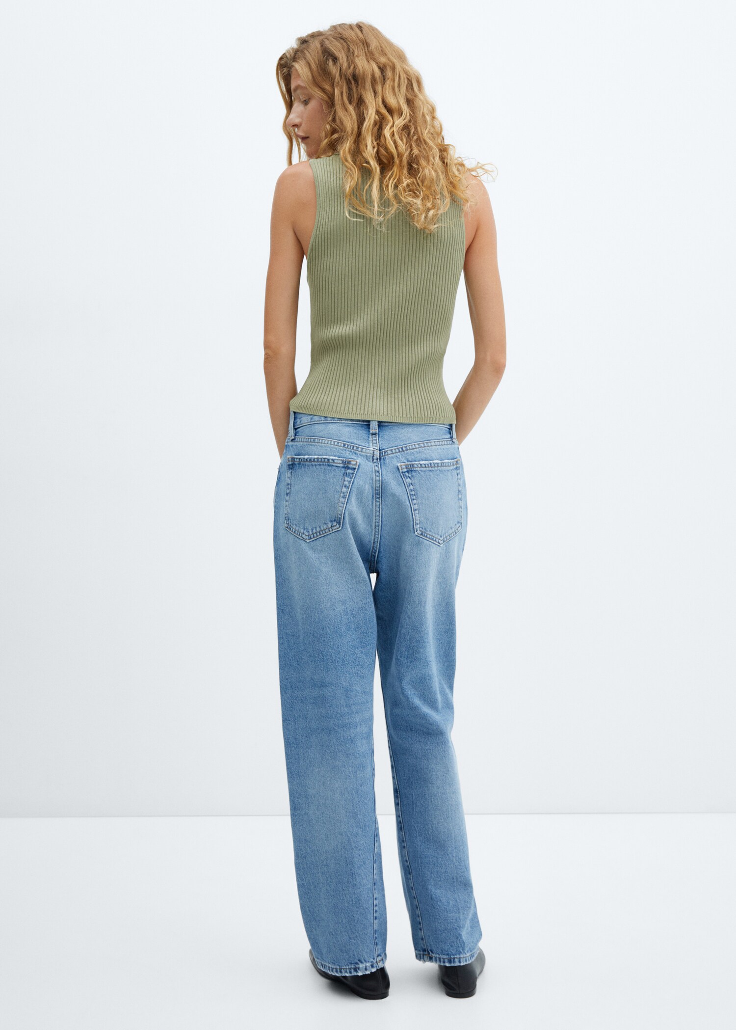 Buttoned knit top - Reverse of the article