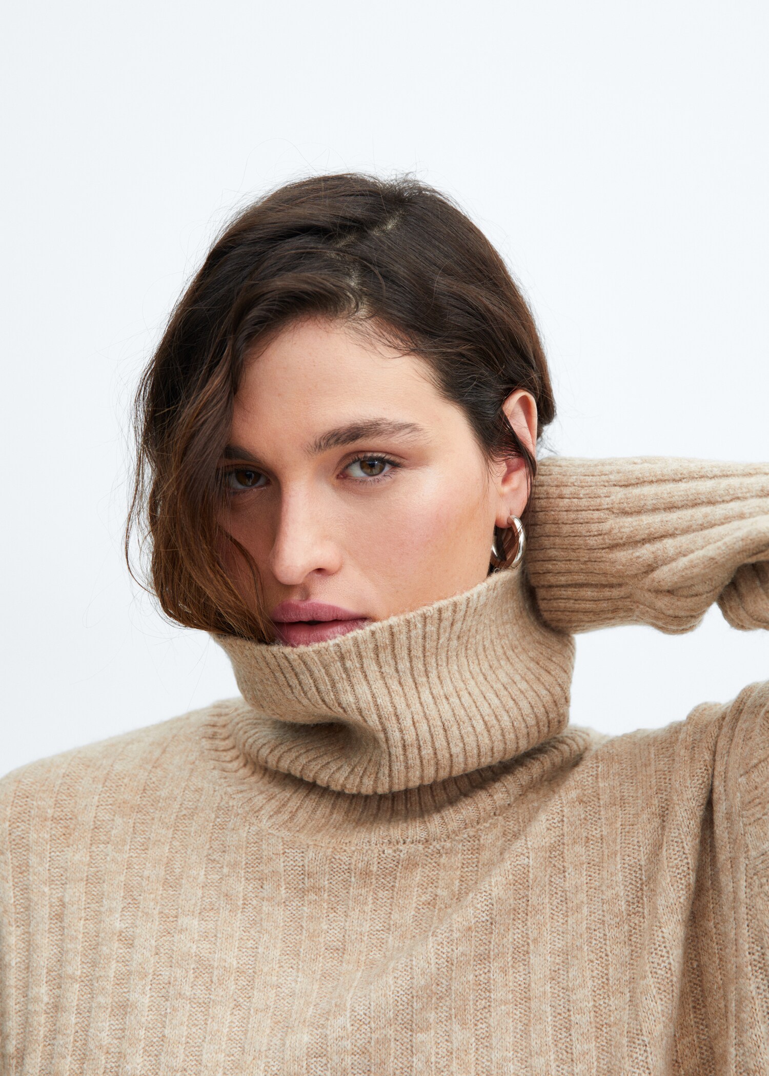 Ribbed turtleneck dress - Details of the article 4