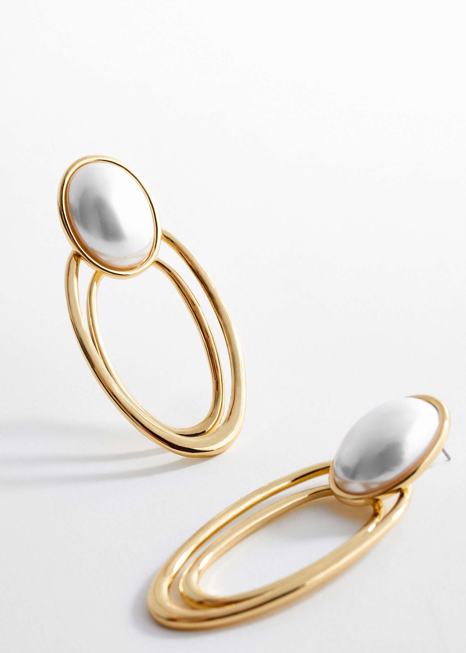 Boucles d'oreilles ovales nacre - Plan moyen