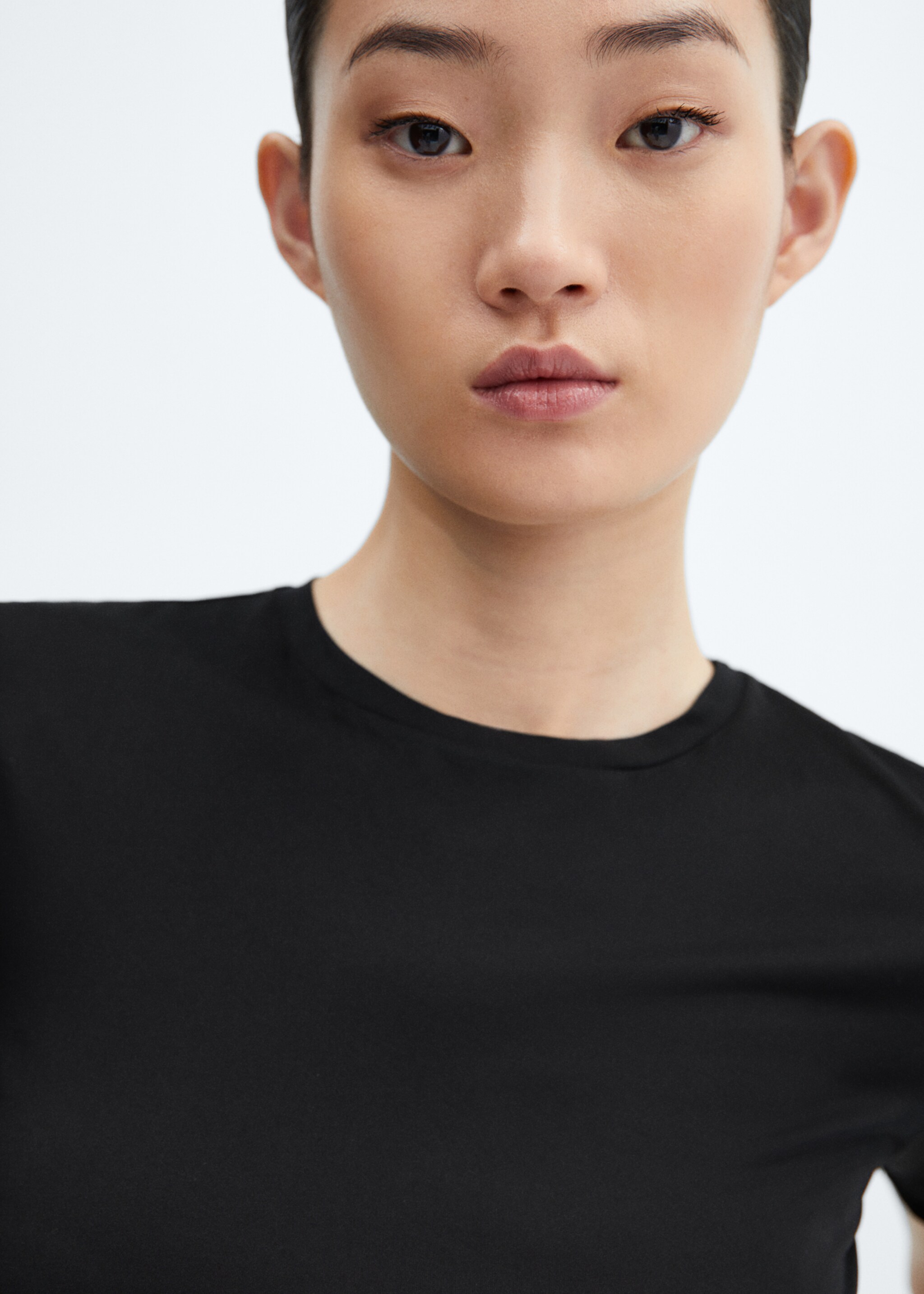Short sleeve t-shirt - Details of the article 1, Black. Ref: 57047754-00.