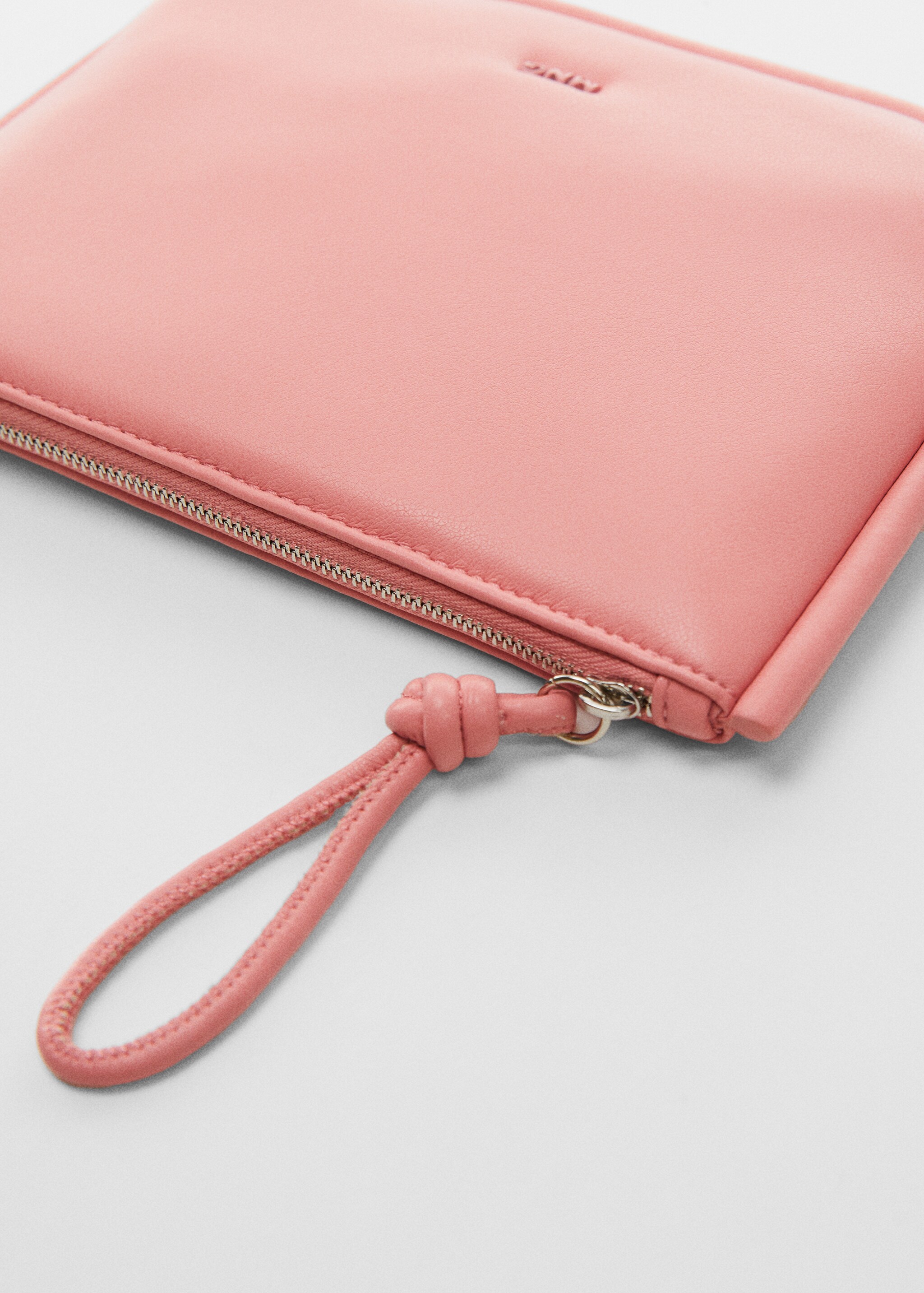 Quilted pochette - Details of the article 1