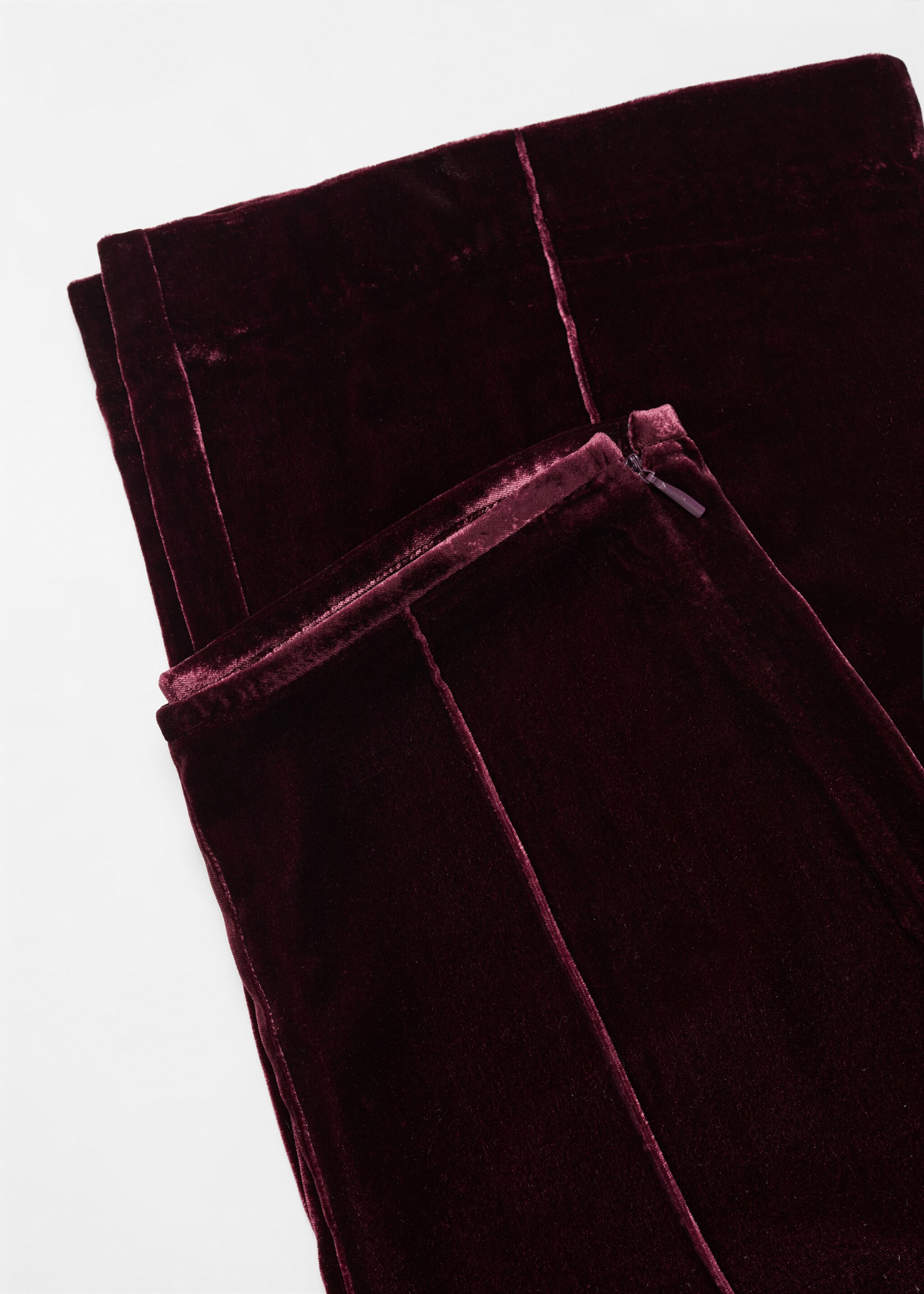 Flared velvet trousers - Details of the article 8, Maroon. Ref: 57047762-00.