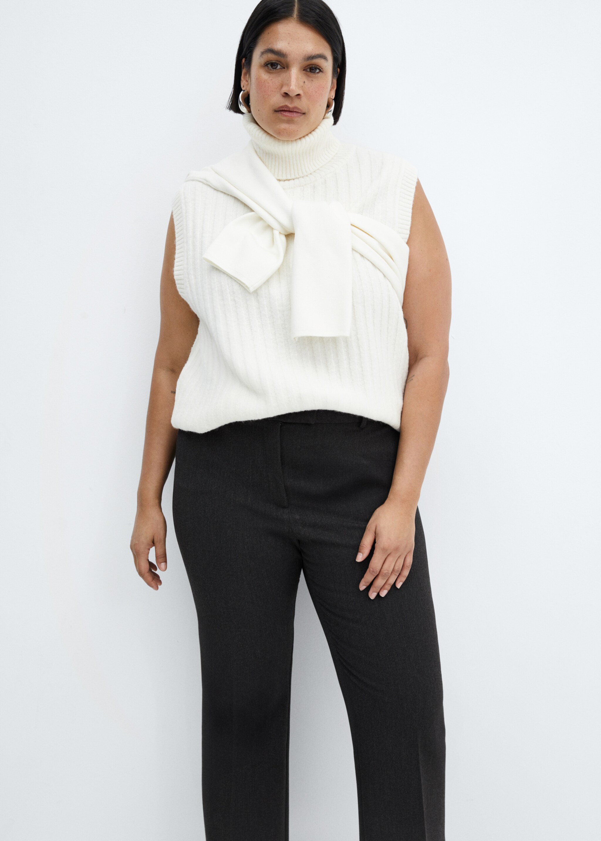 Cropped flared trousers - Details of the article 5, Grey. Ref: 57048267-00.
