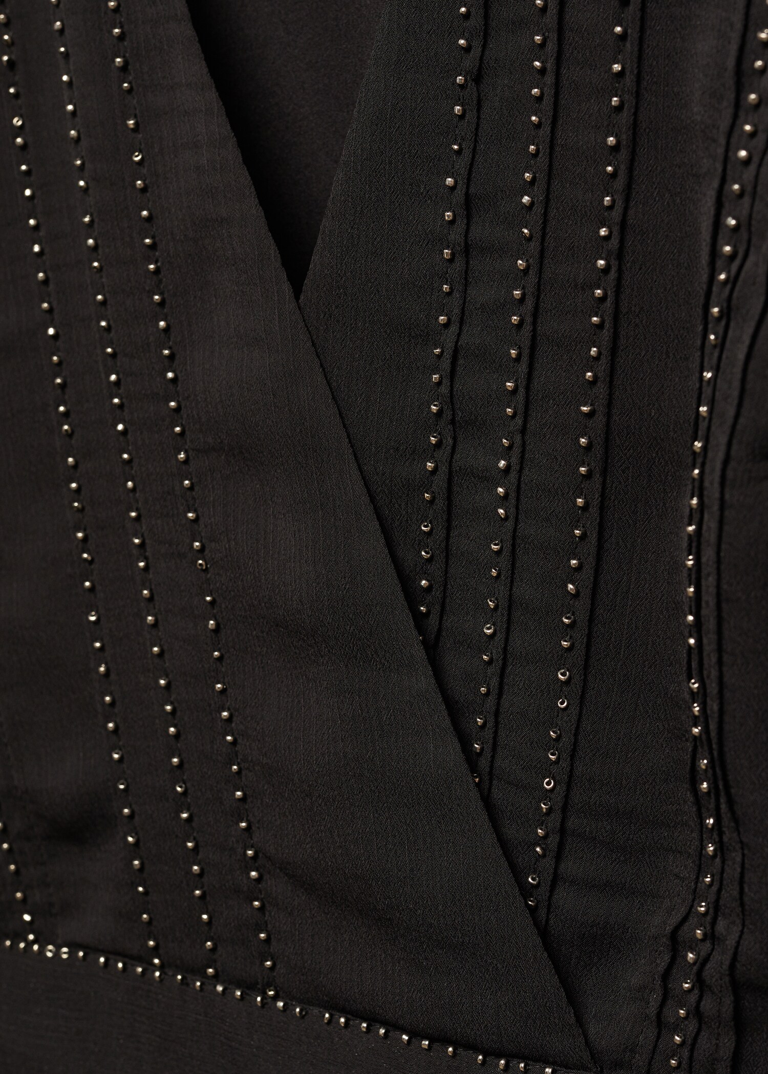 Kurzes Kleid mit Perlenverzierung - Detail des Artikels 8