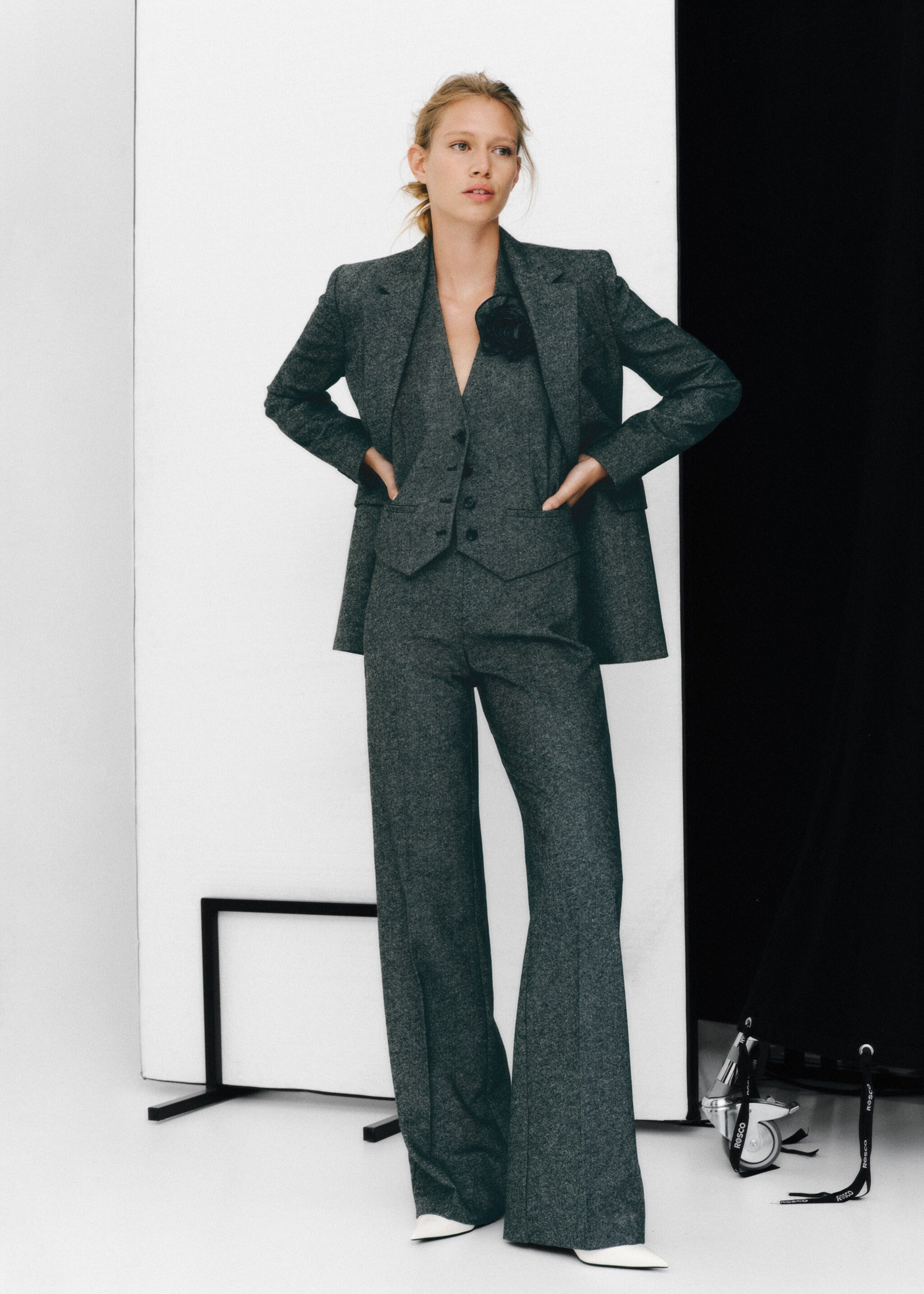 Wool suit trousers - Details of the article 6, Black. Ref: 57048279-00.