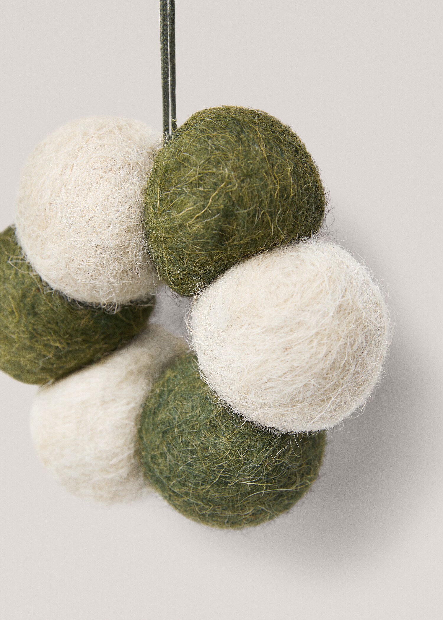 Felt christmas ornament - Details of the article 1