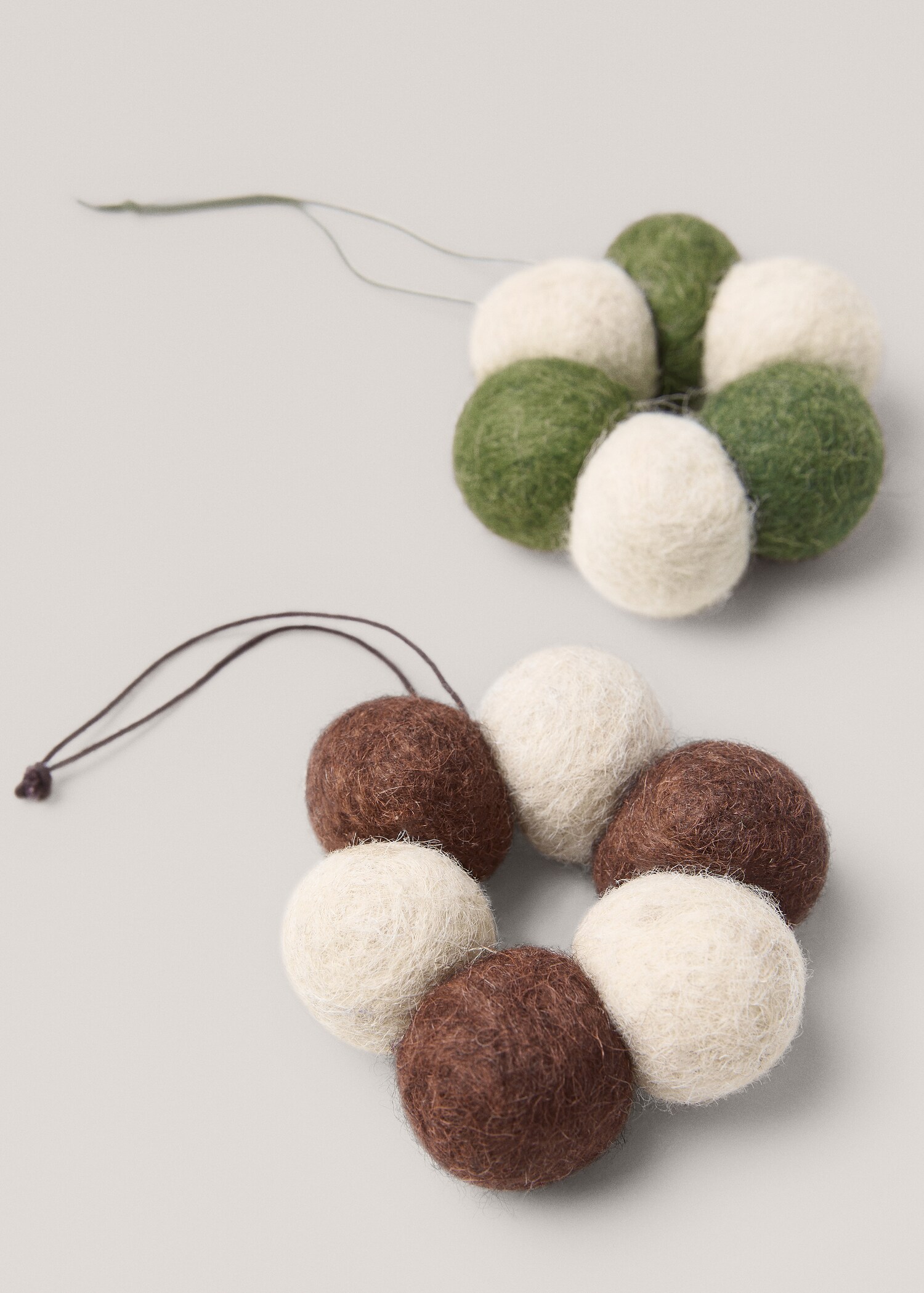 Felt christmas ornament - Details of the article 2