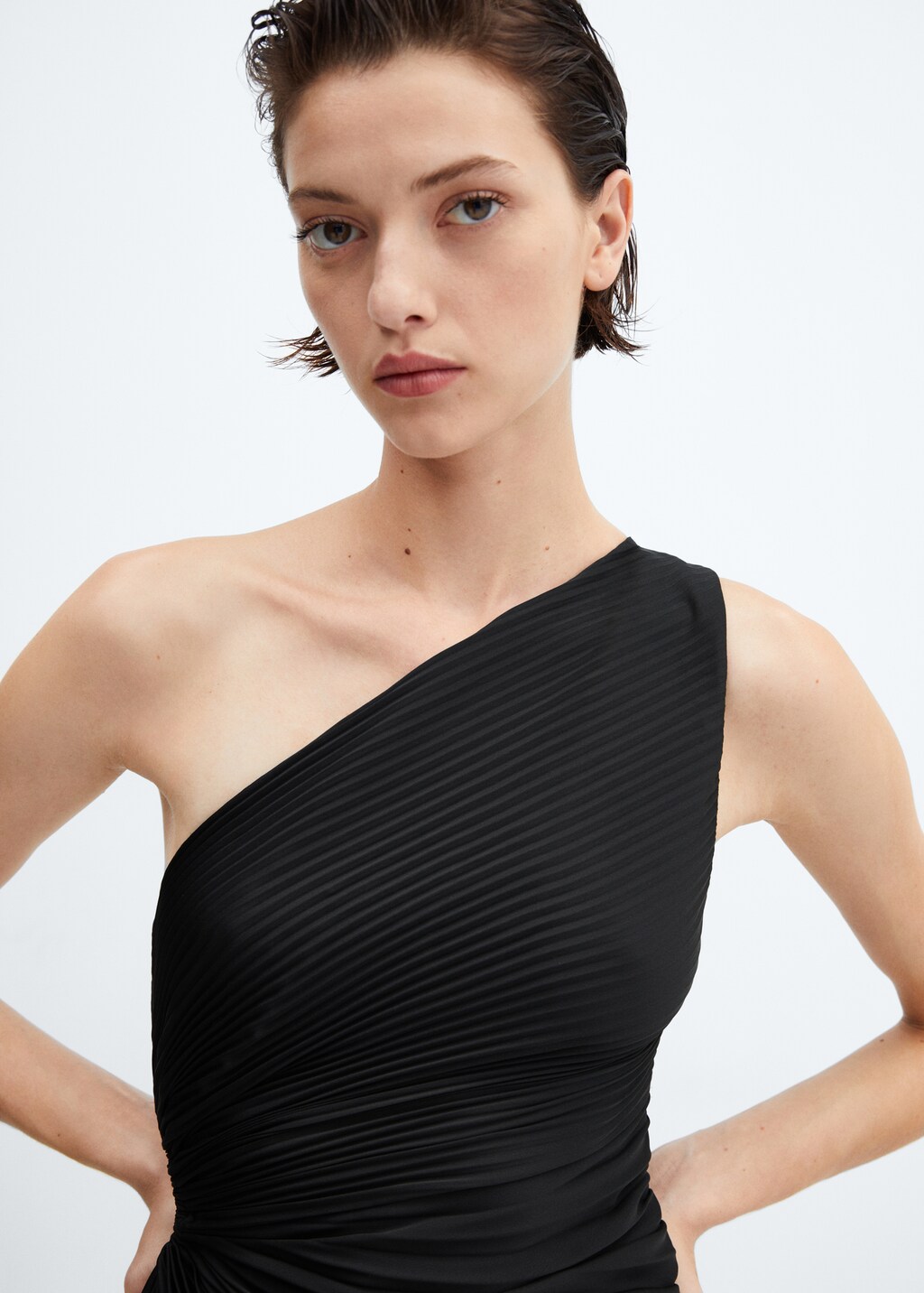 MANGO(マンゴ)☆Asymmetrical pleated dress☆SNS大人気 Asymmetrical pleated dress - Women | MANGO USA