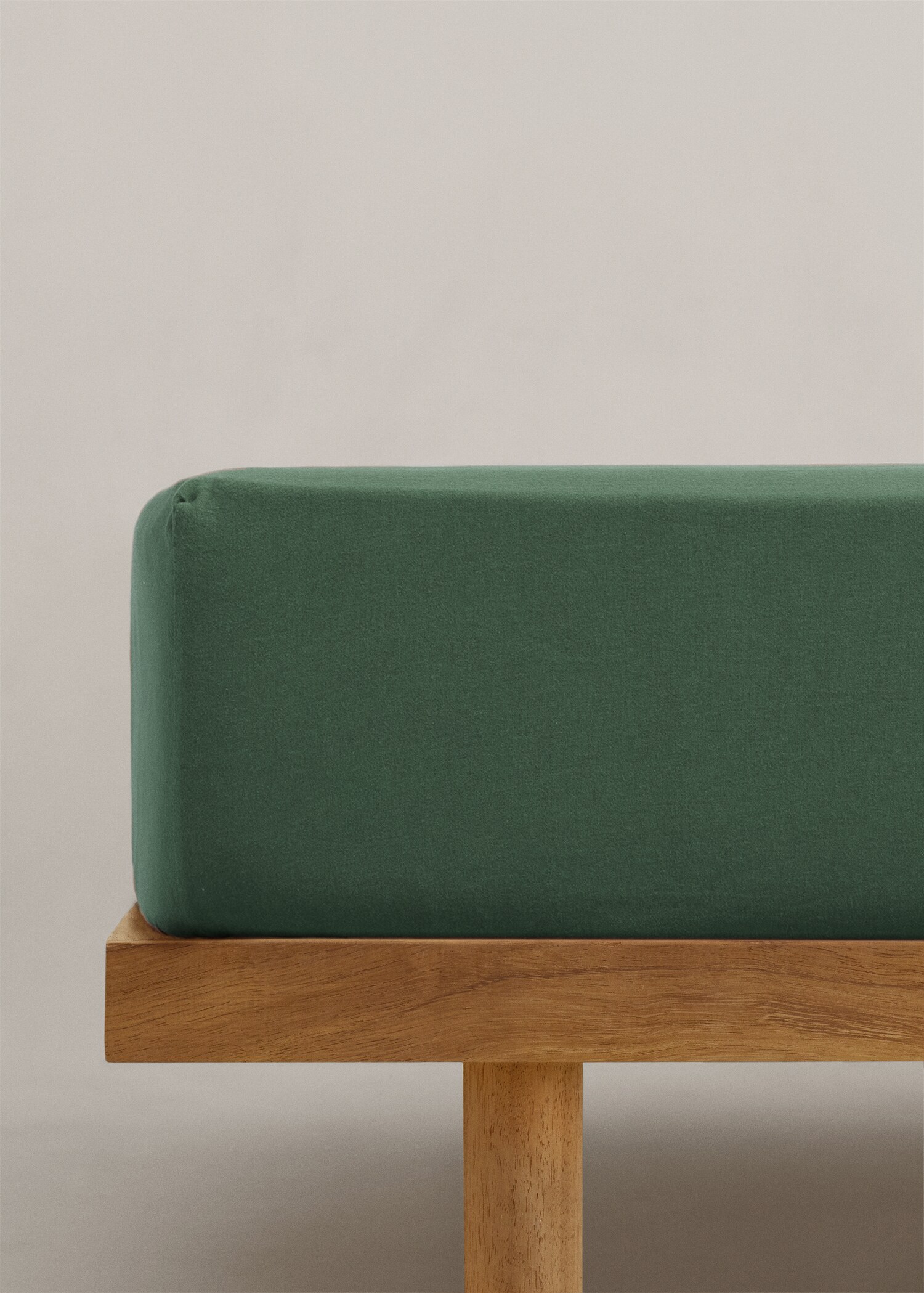 Plain flannel fitted sheet 150cm - Article without model