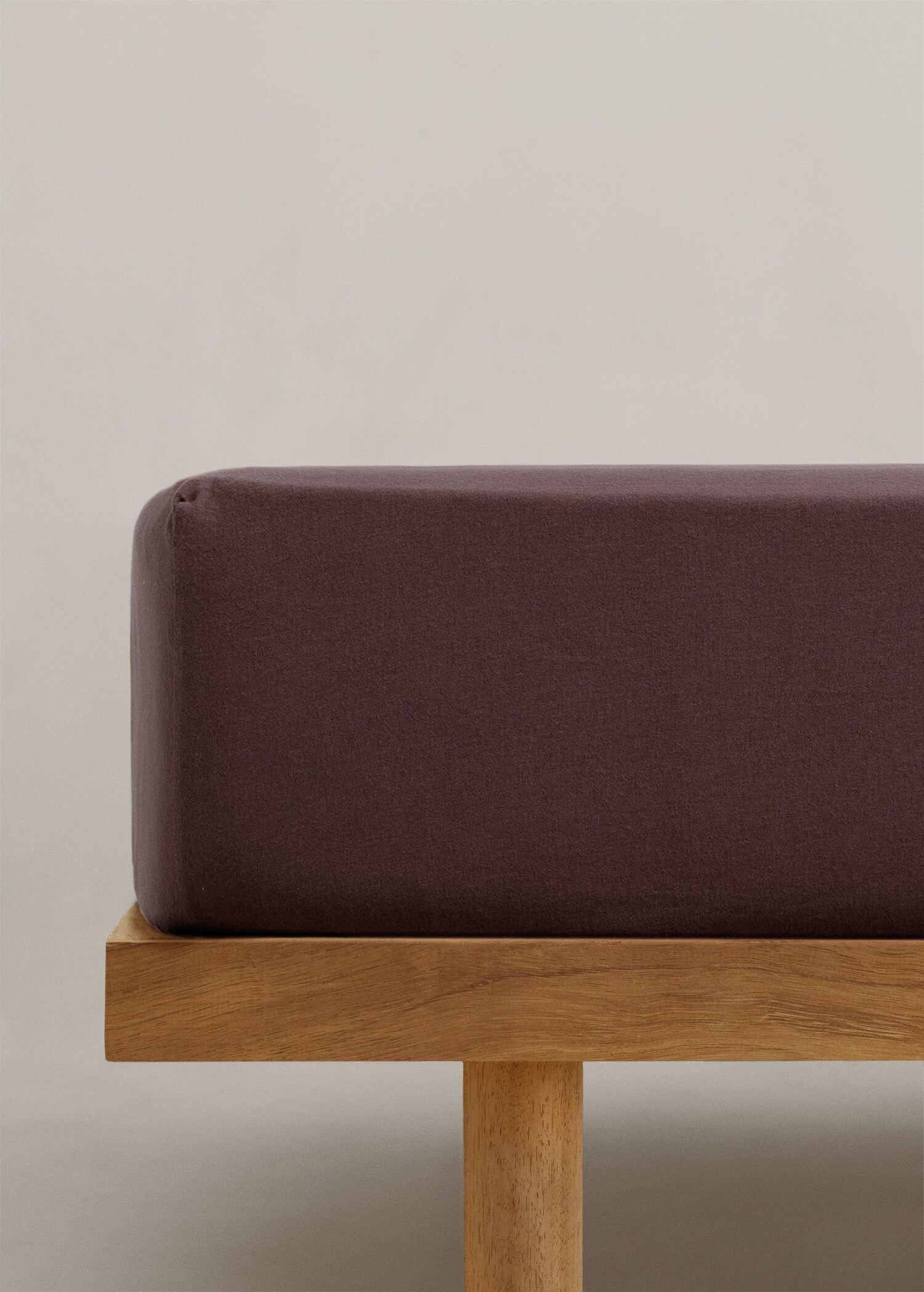 Plain flannel fitted sheet 150cm - Article without model