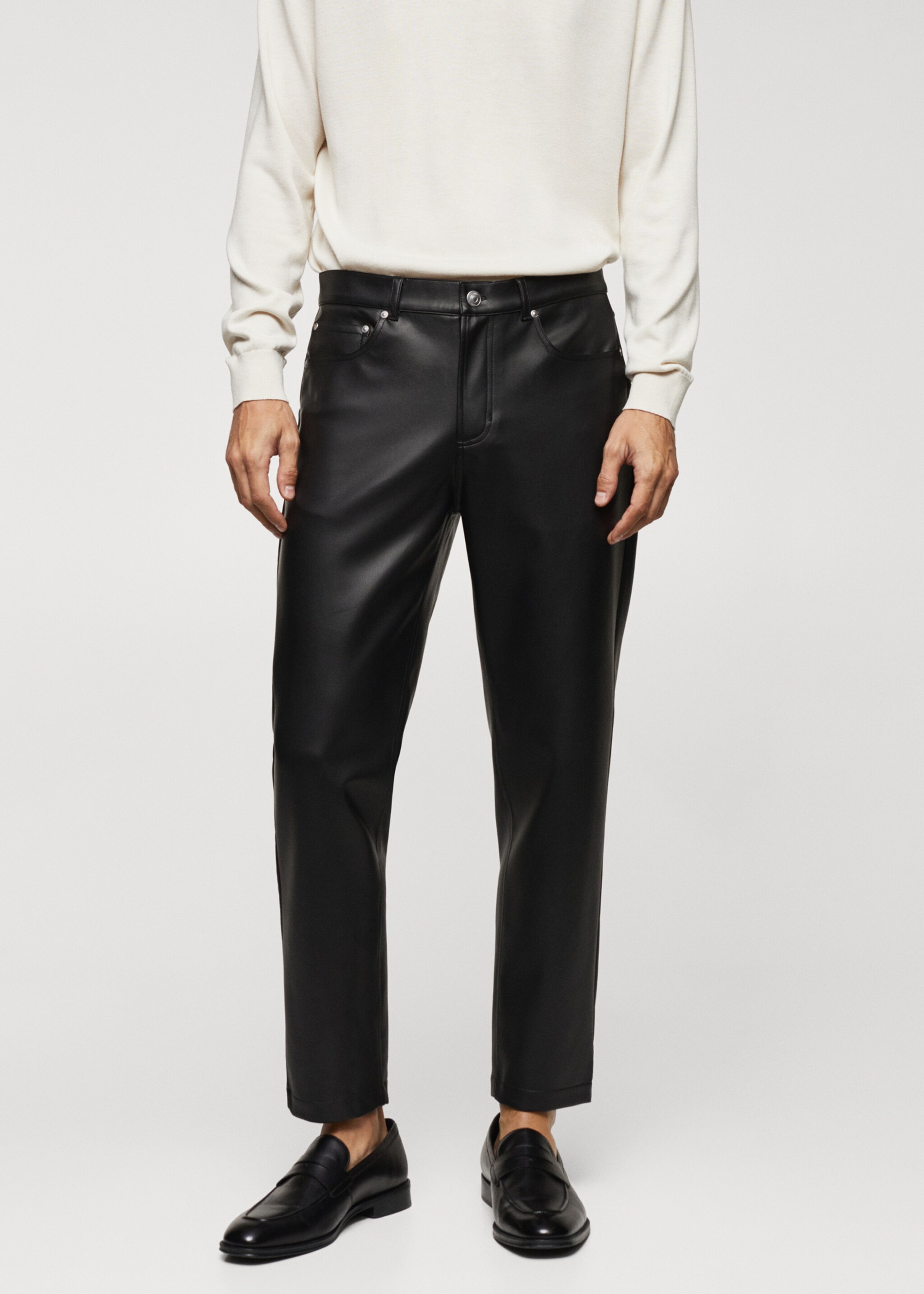 Pantalon slim-fit simili-cuir - Plan moyen