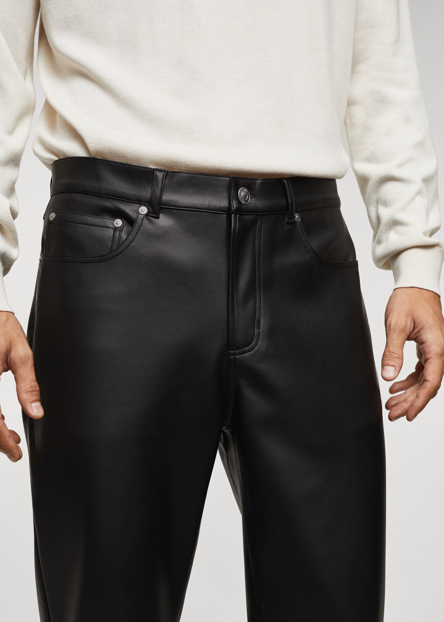 Παντελόνι slim fit δερμάτινη όψη - Λεπτομέρεια του προϊόντος 1