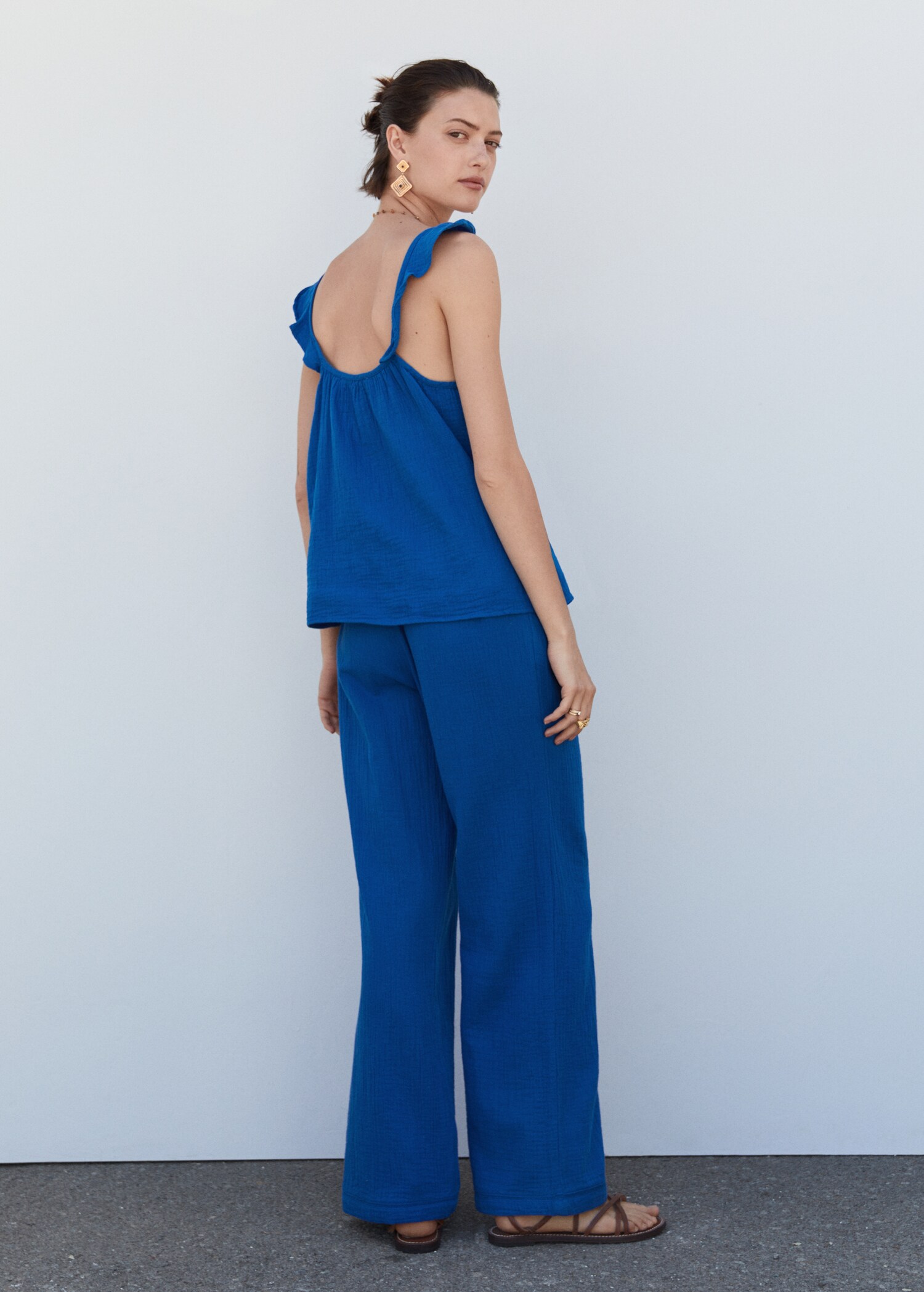 Elastic waist cotton trousers - Reverse of the article