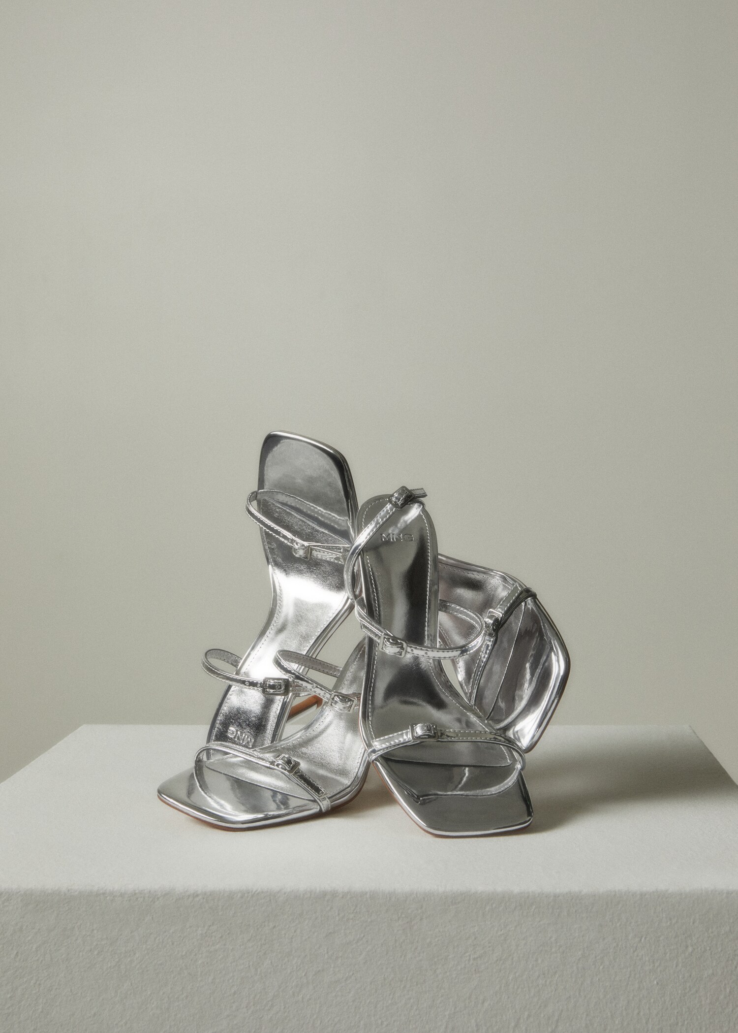 Metallic straps sandals - Details of the article 8