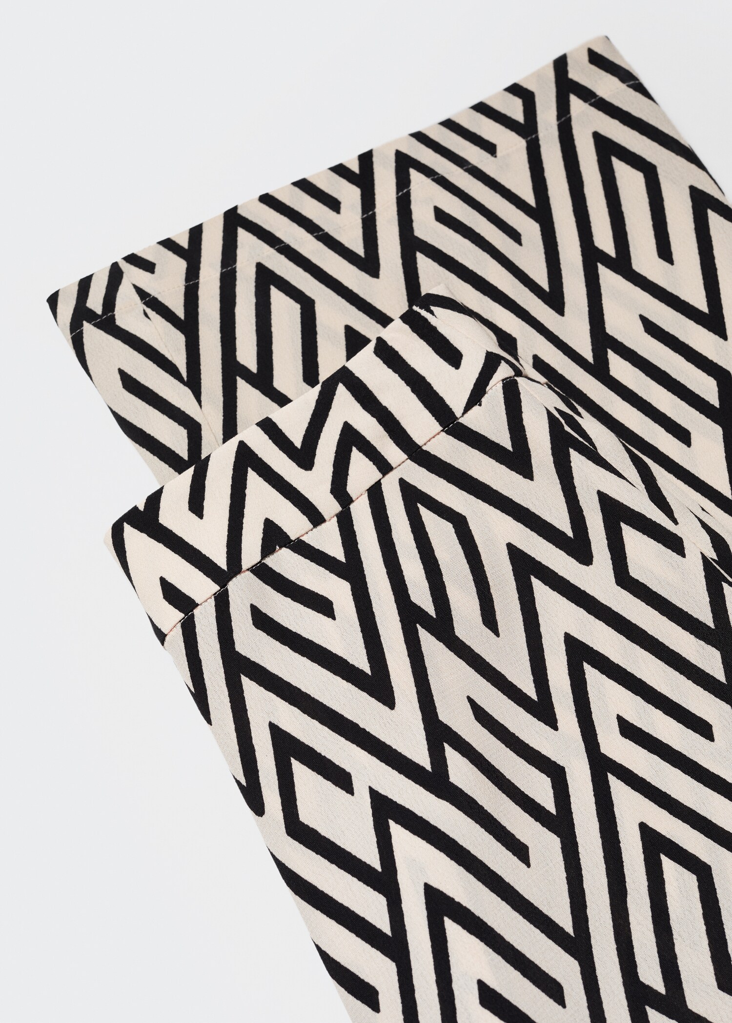 Flowy printed trousers - Details of the article 8
