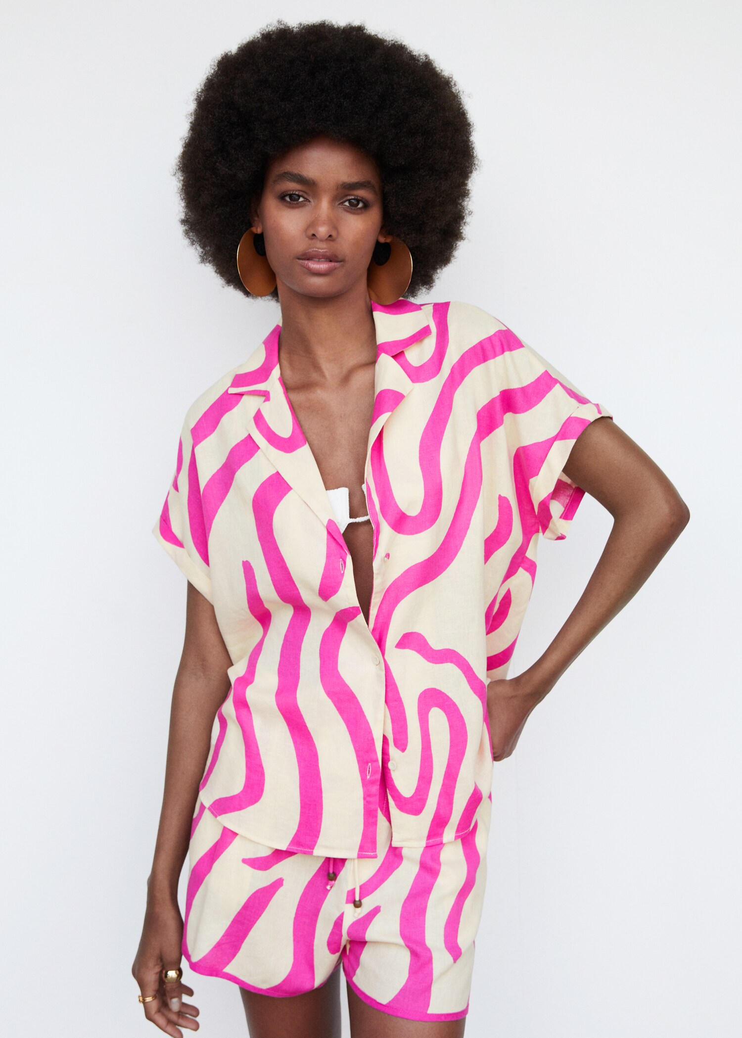 Camisa lino estampada - Plano medio