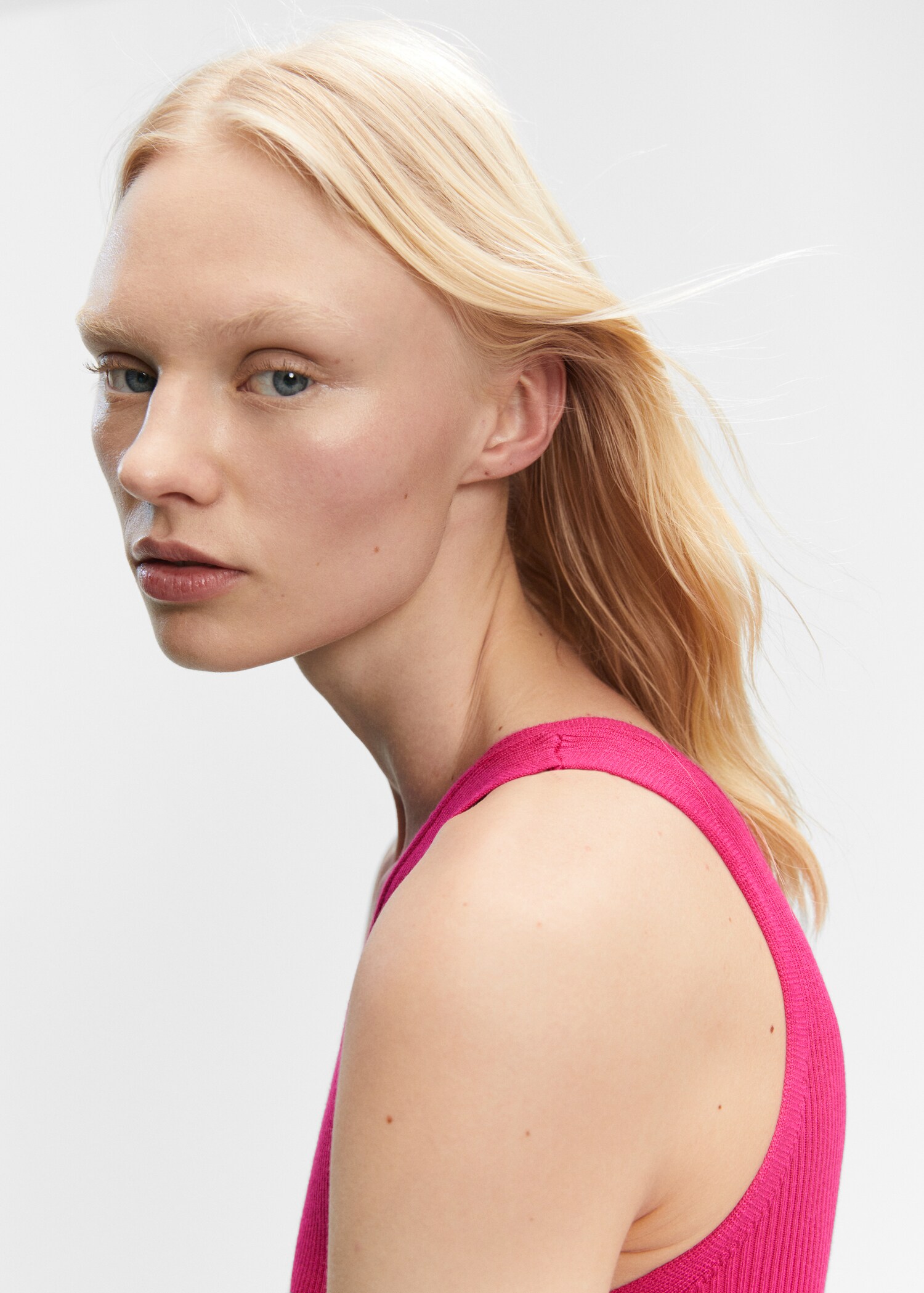 Asymmetrical dress with slit - Details of the article 1
