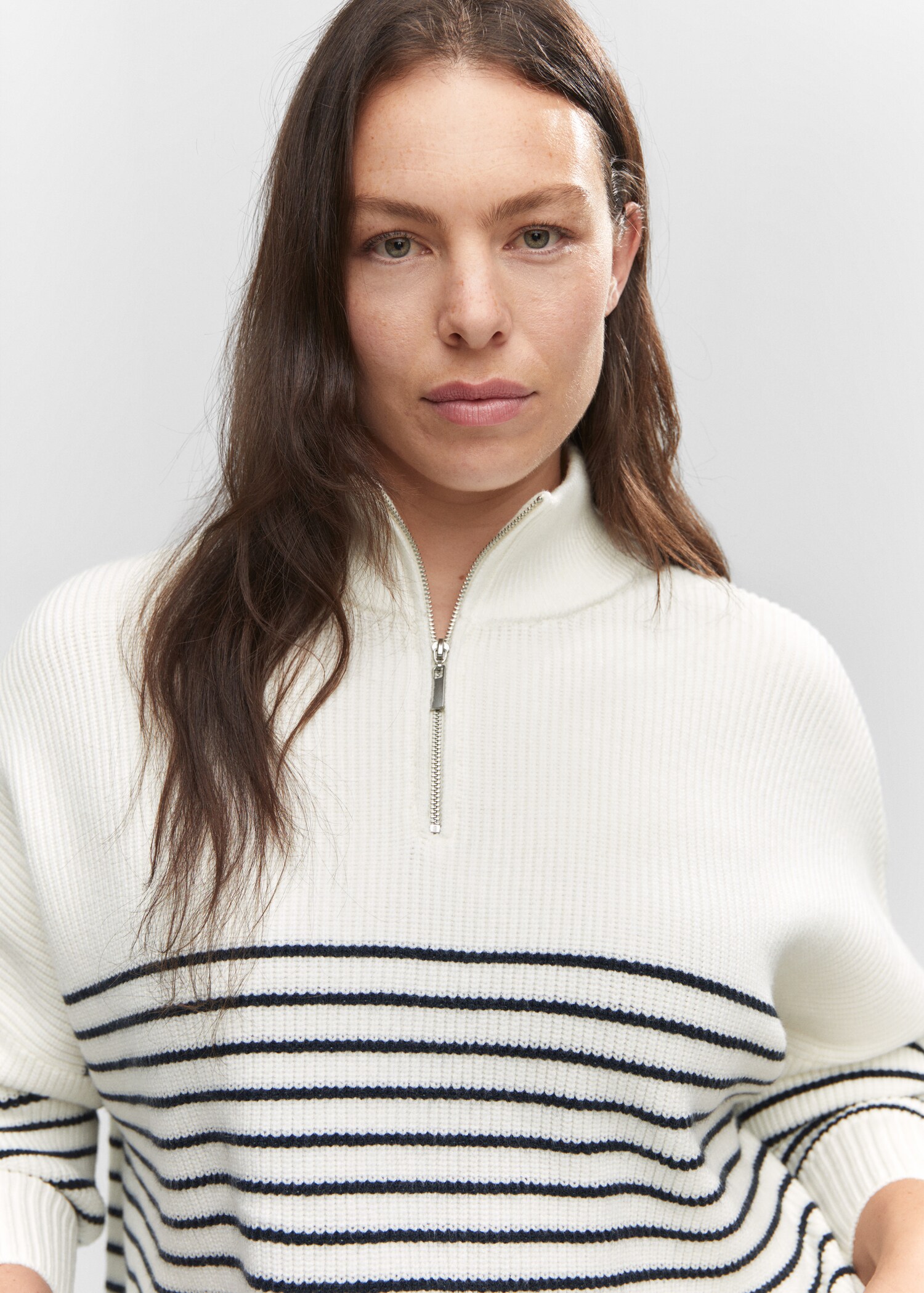 Striped sweater with zipper - Details of the article 4