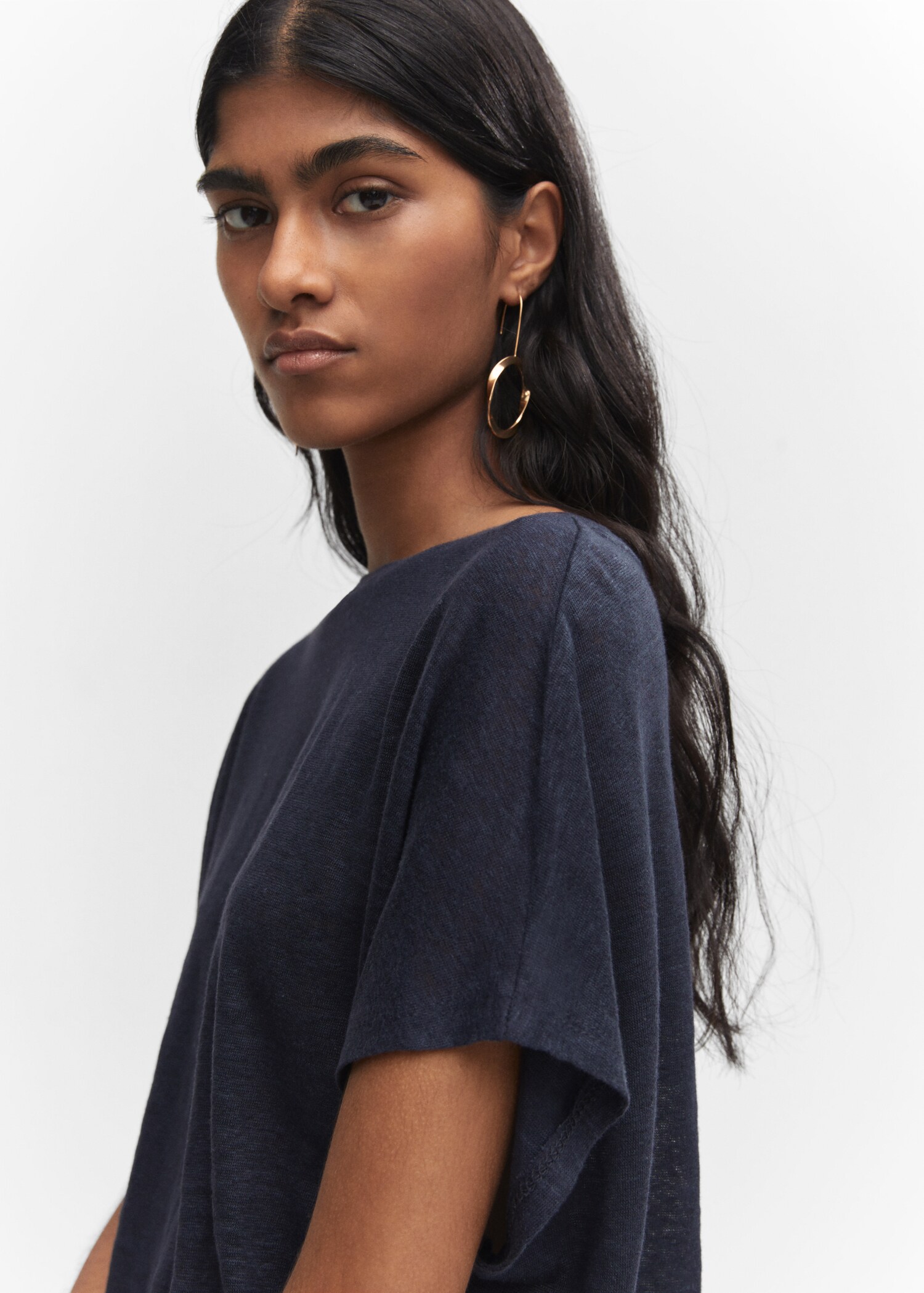 Oversized linen t-shirt - Details of the article 1