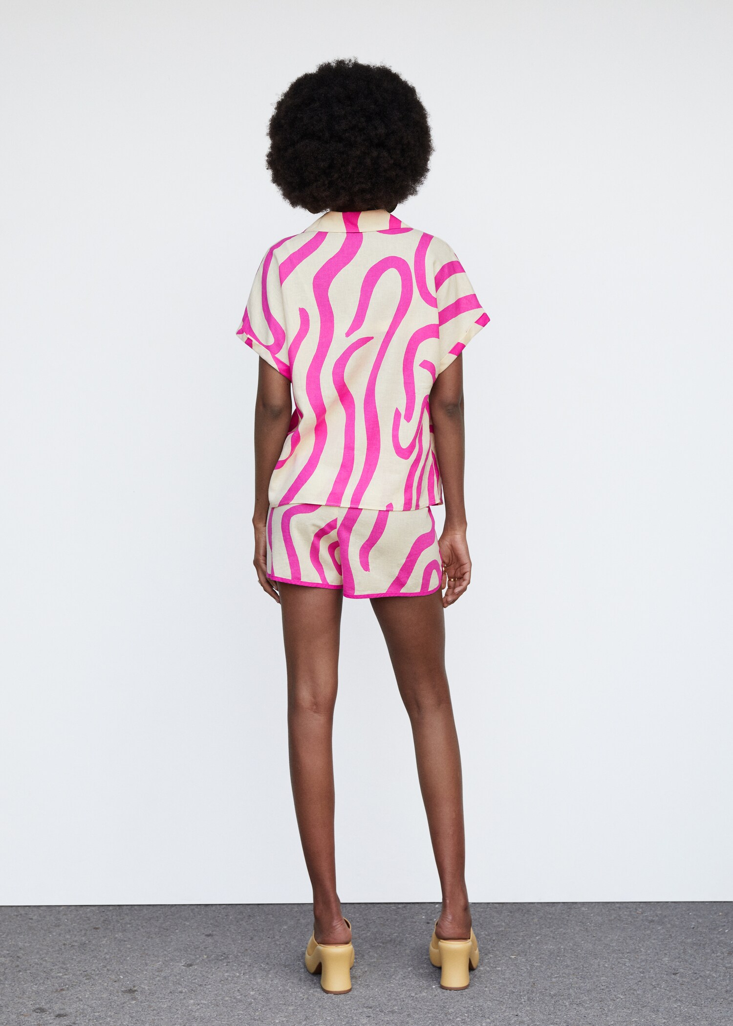 Shorts lino estampados - Reverso del artículo