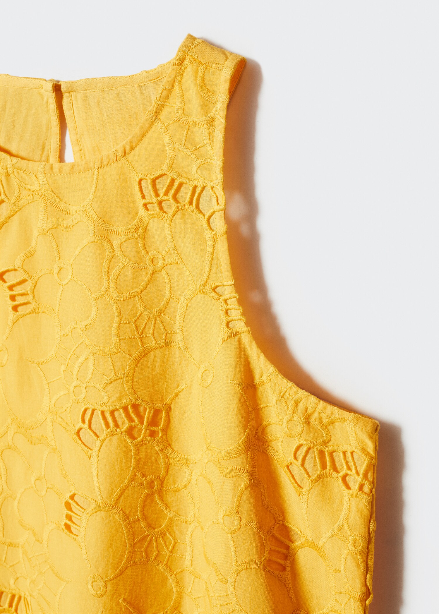 Baumwollkleid mit Lochmuster - Detail des Artikels 8