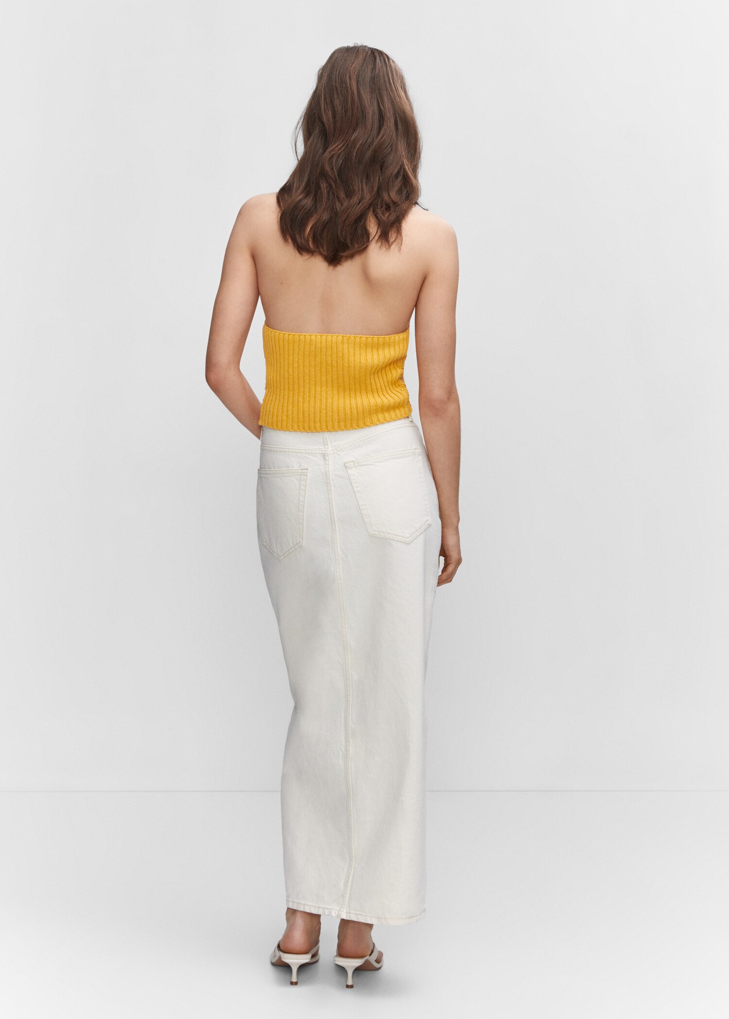 Halter neck crochet top - Reverse of the article