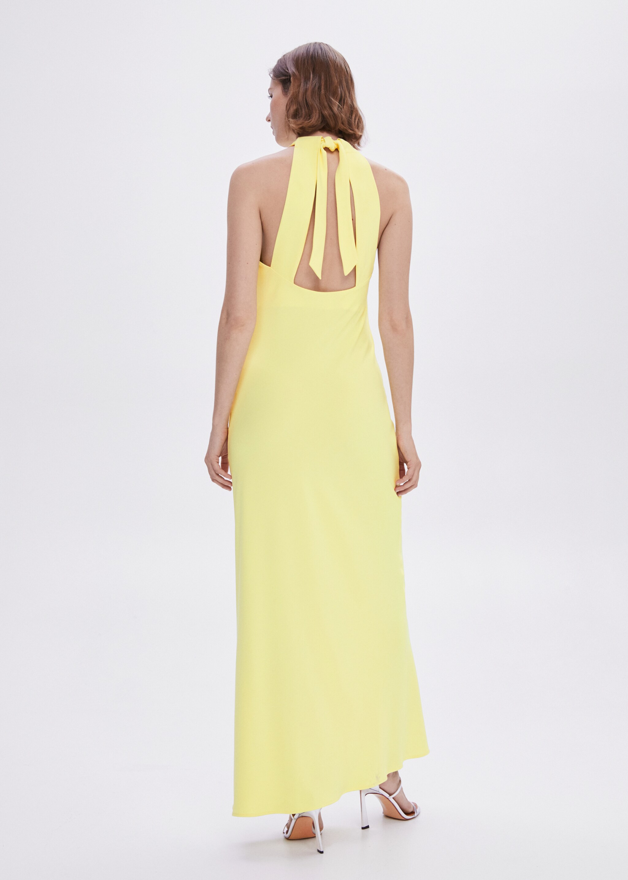 Halter-neck open-back dress - Reverse of the article, Pastel Yellow. Ref: 57050461-00.