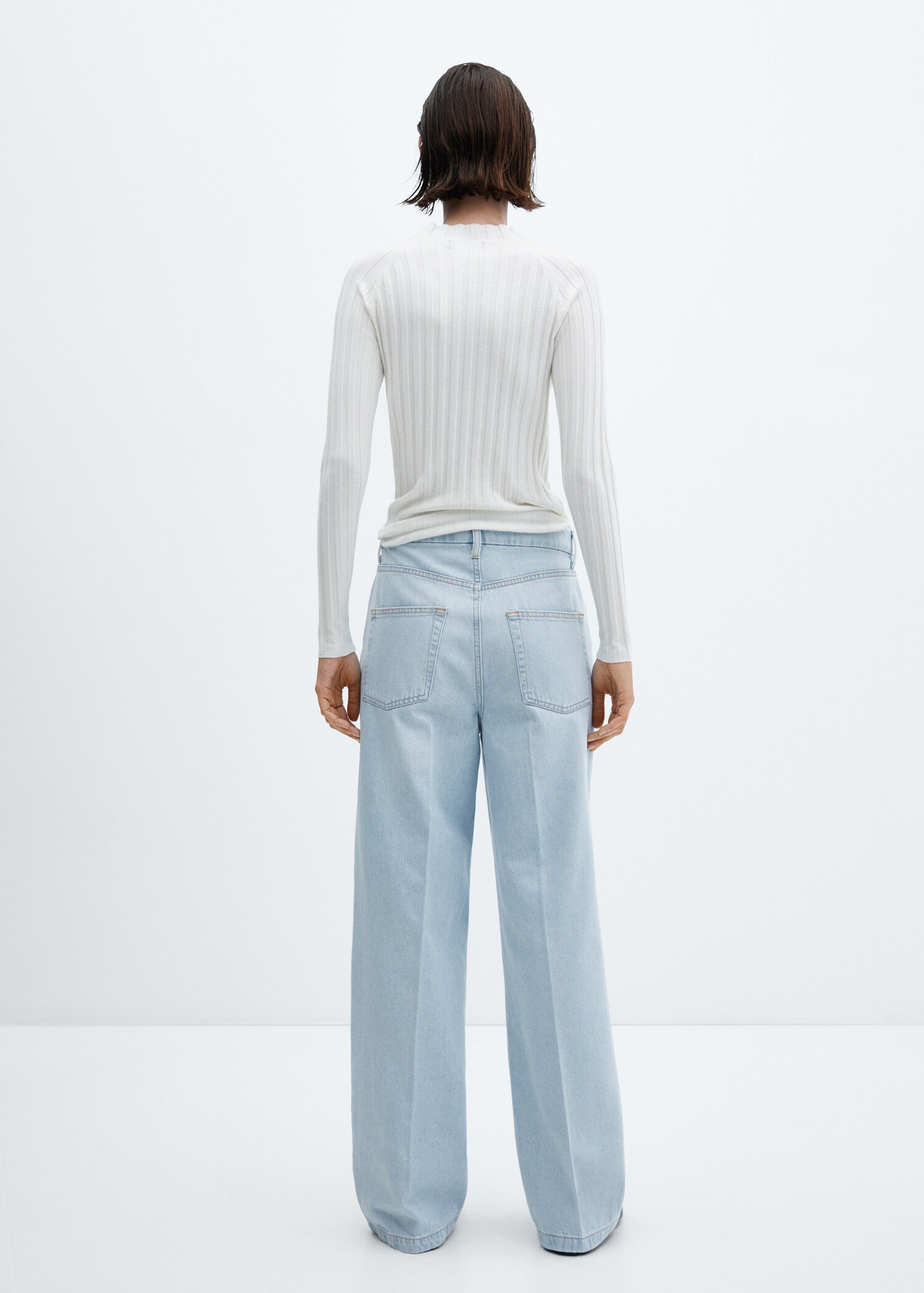 Mid-rise straight jeans - Reverse of the article