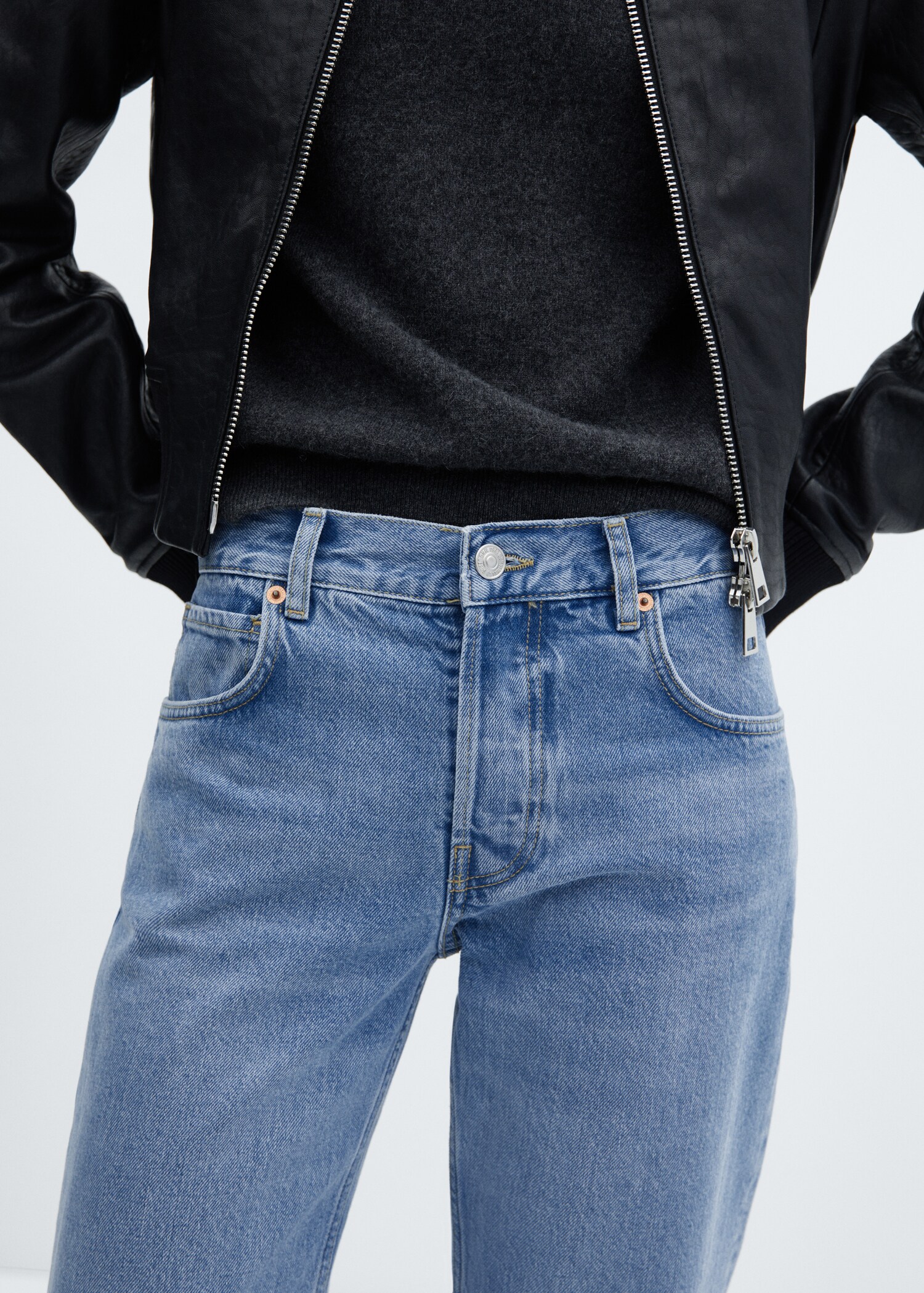 Mid-rise straight jeans - Details of the article 6