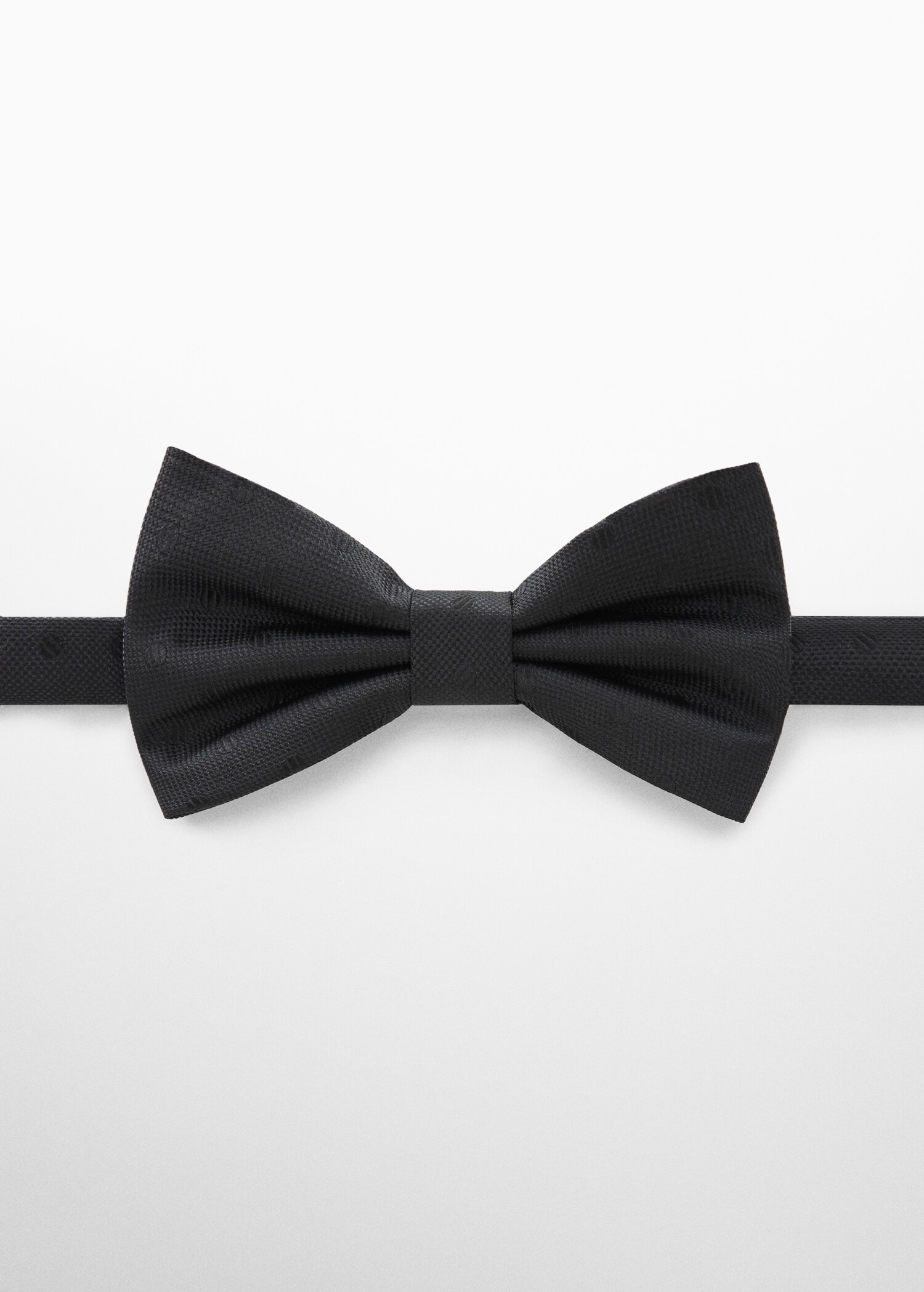 Bow tie with polka-dot structure - Article without model