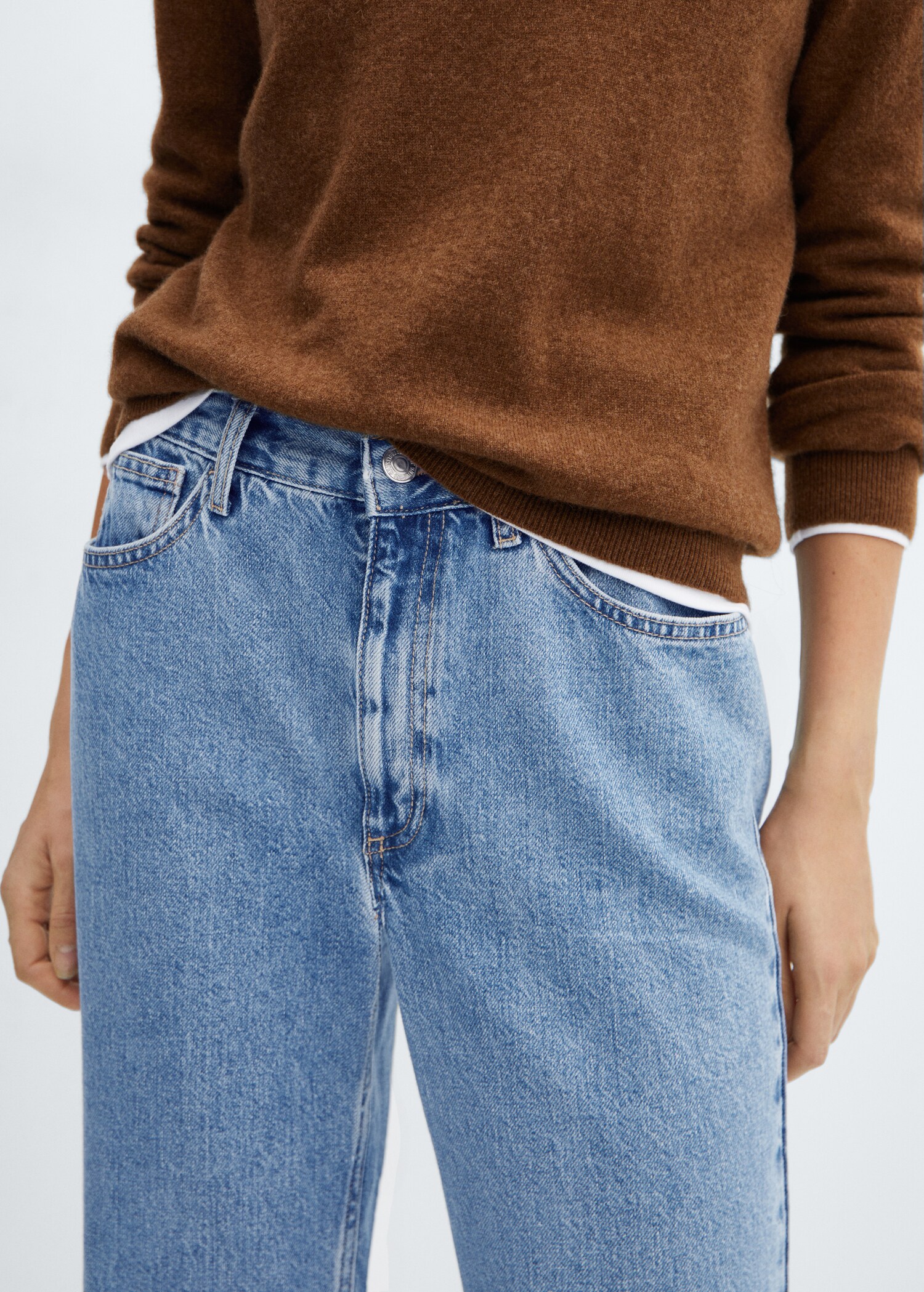 Mid-rise straight jeans - Details of the article 6