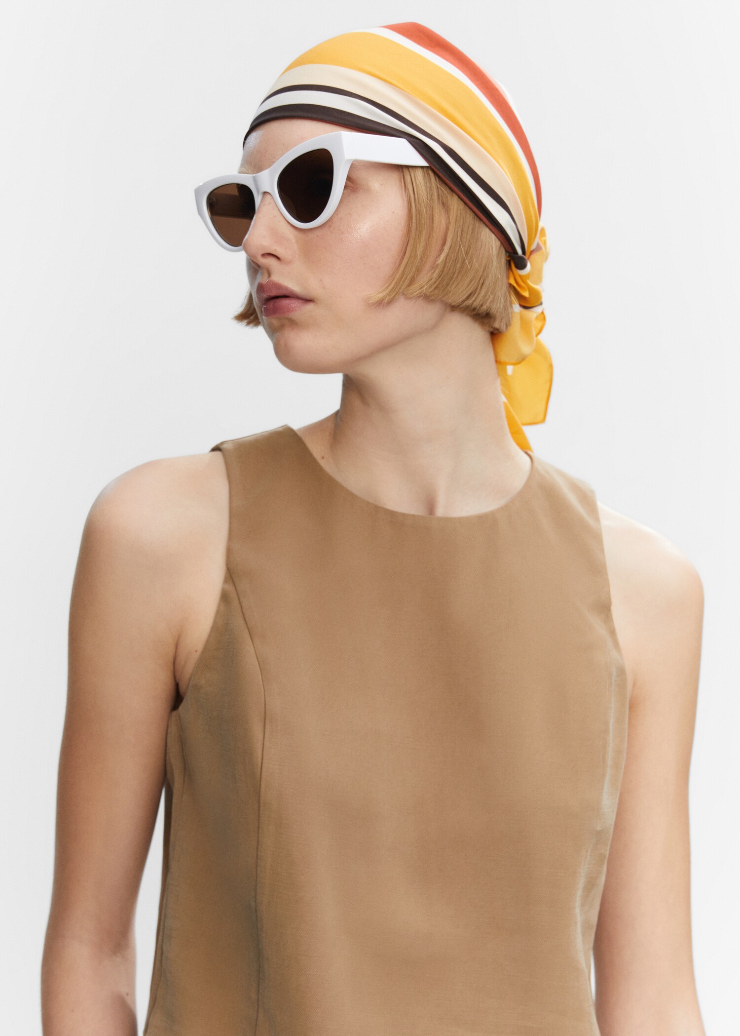 Crop top with wide straps - Details of the article 1