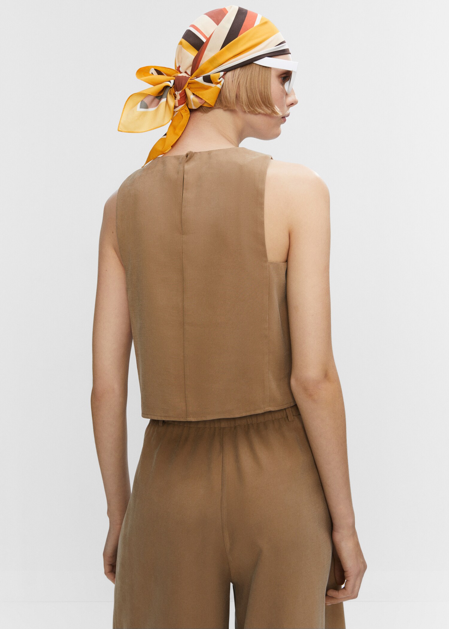 Crop top with wide straps - Reverse of the article