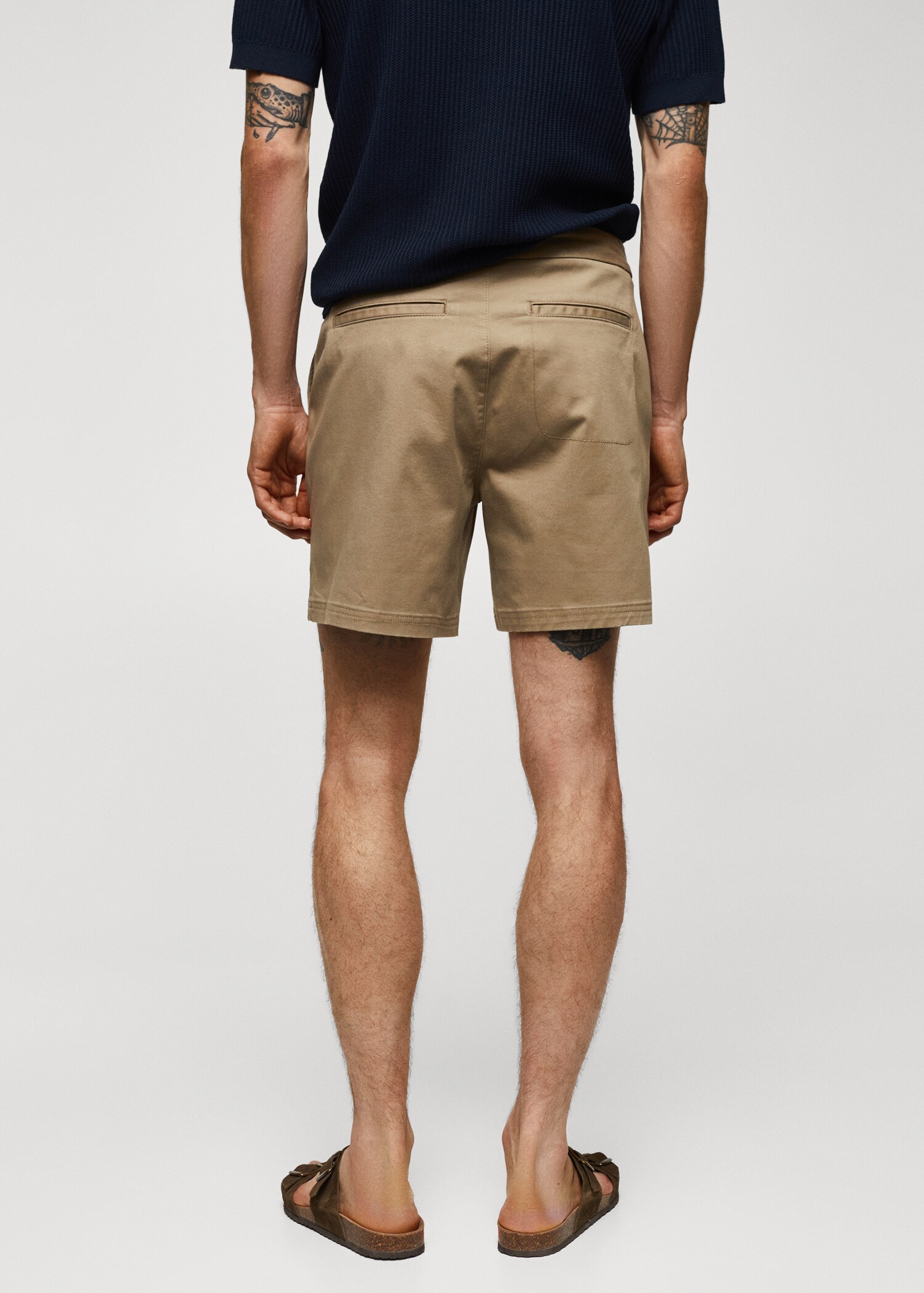 Cotton shorts with drawstring - Reverse of the article