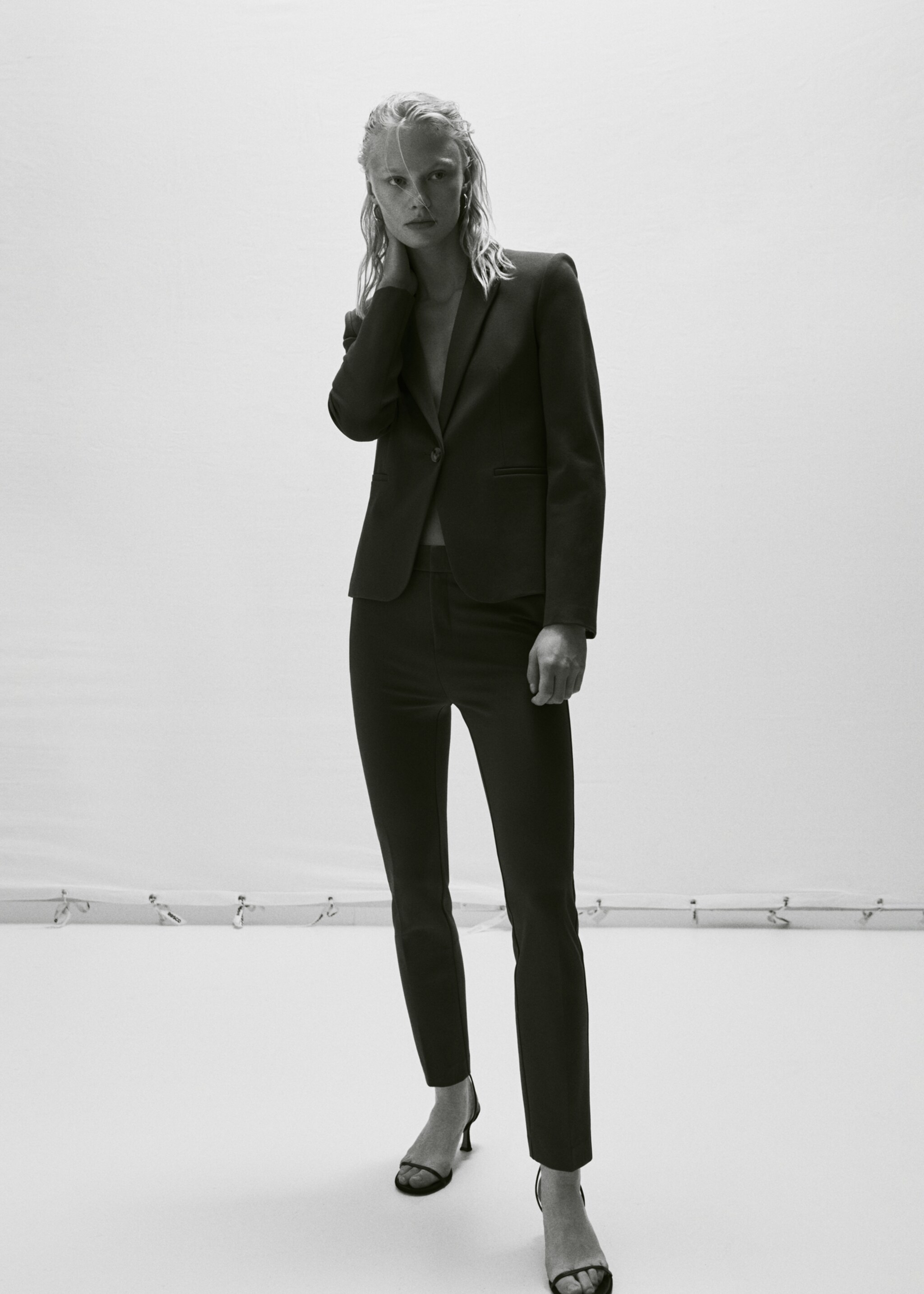 Rome-knit straight trousers - Details of the article 6, Blue. Ref: 57052883-00.