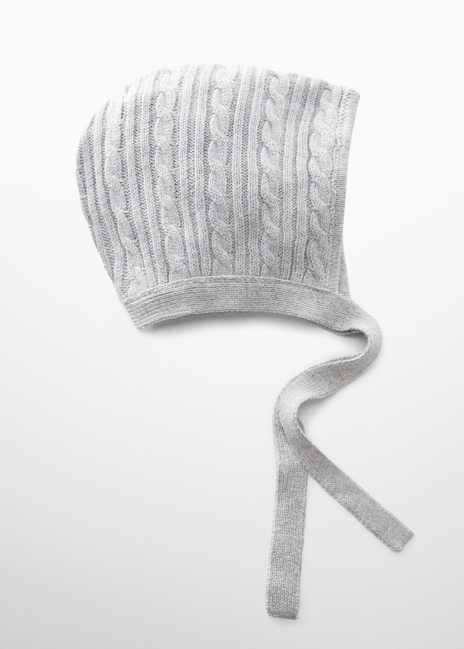 Knitted braided hat - Article without model