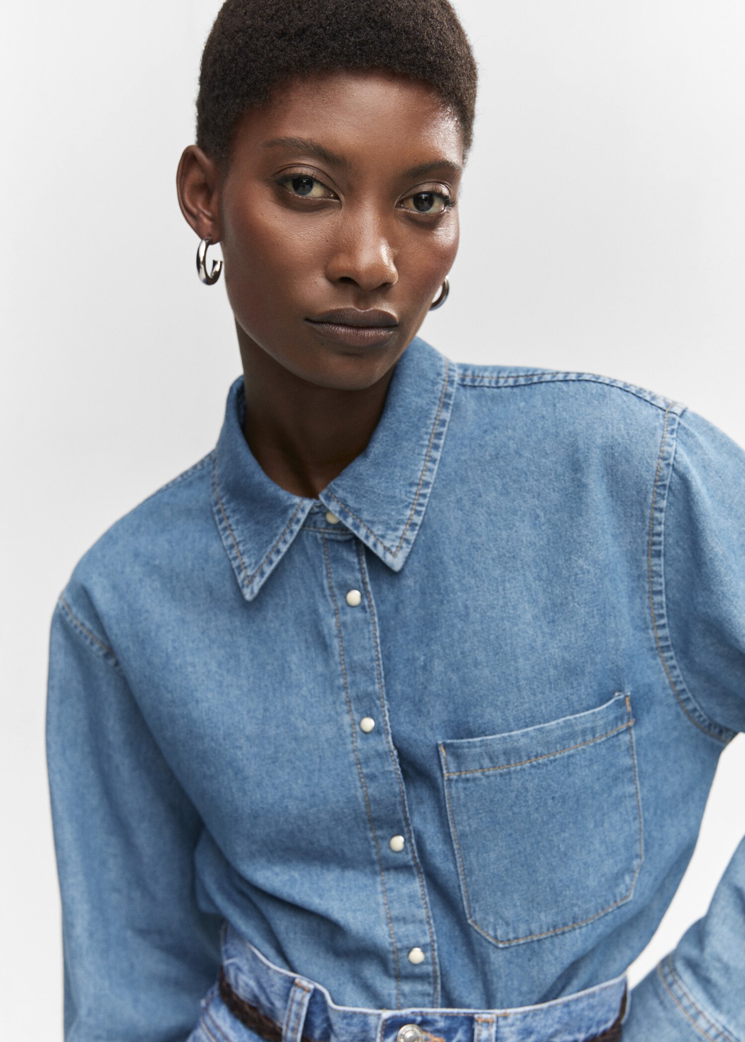Pocket denim shirt - Details of the article 1