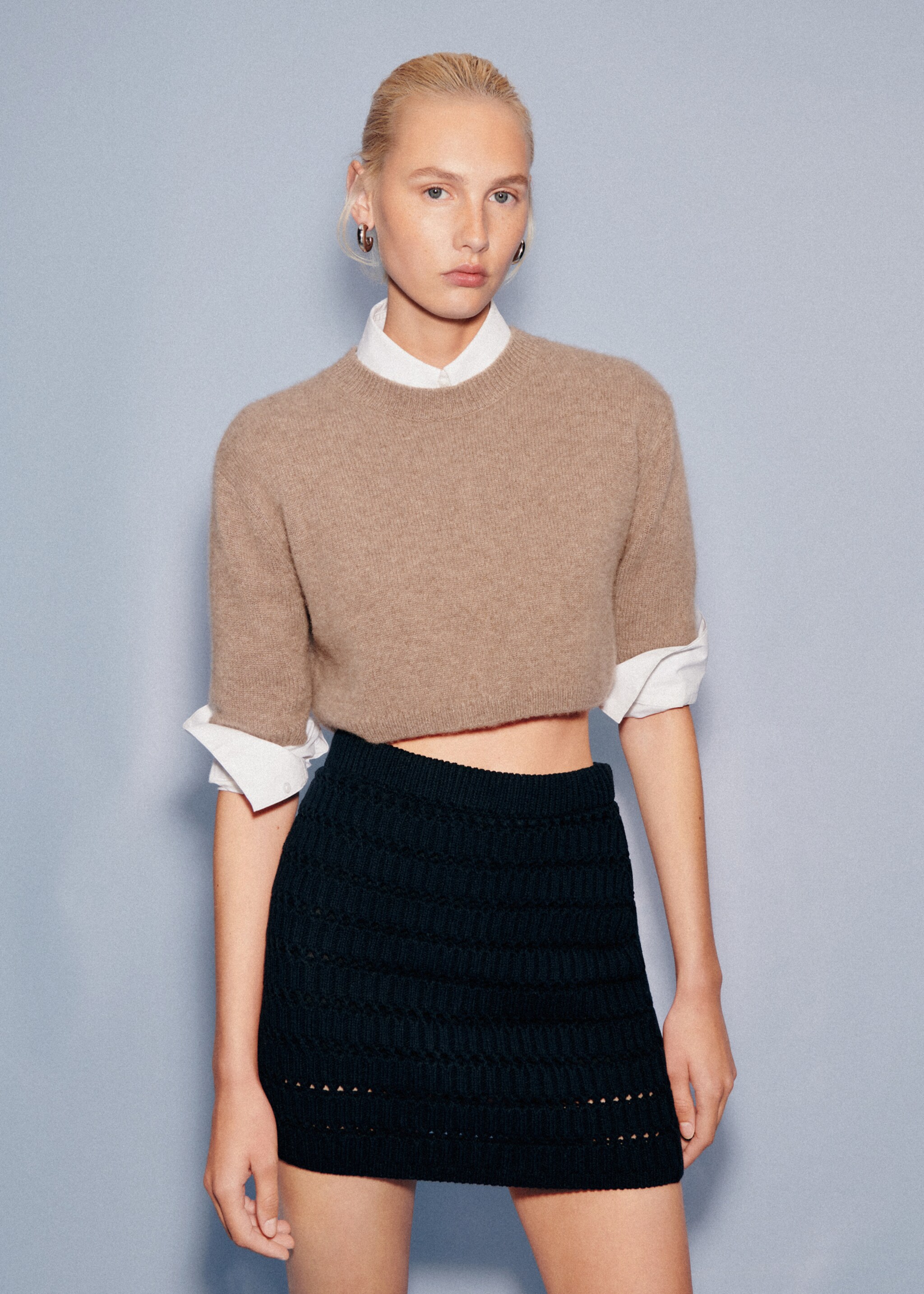 Openwork knitted mini-skirt - Details of the article 6, Navy. Ref: 57053816-00.