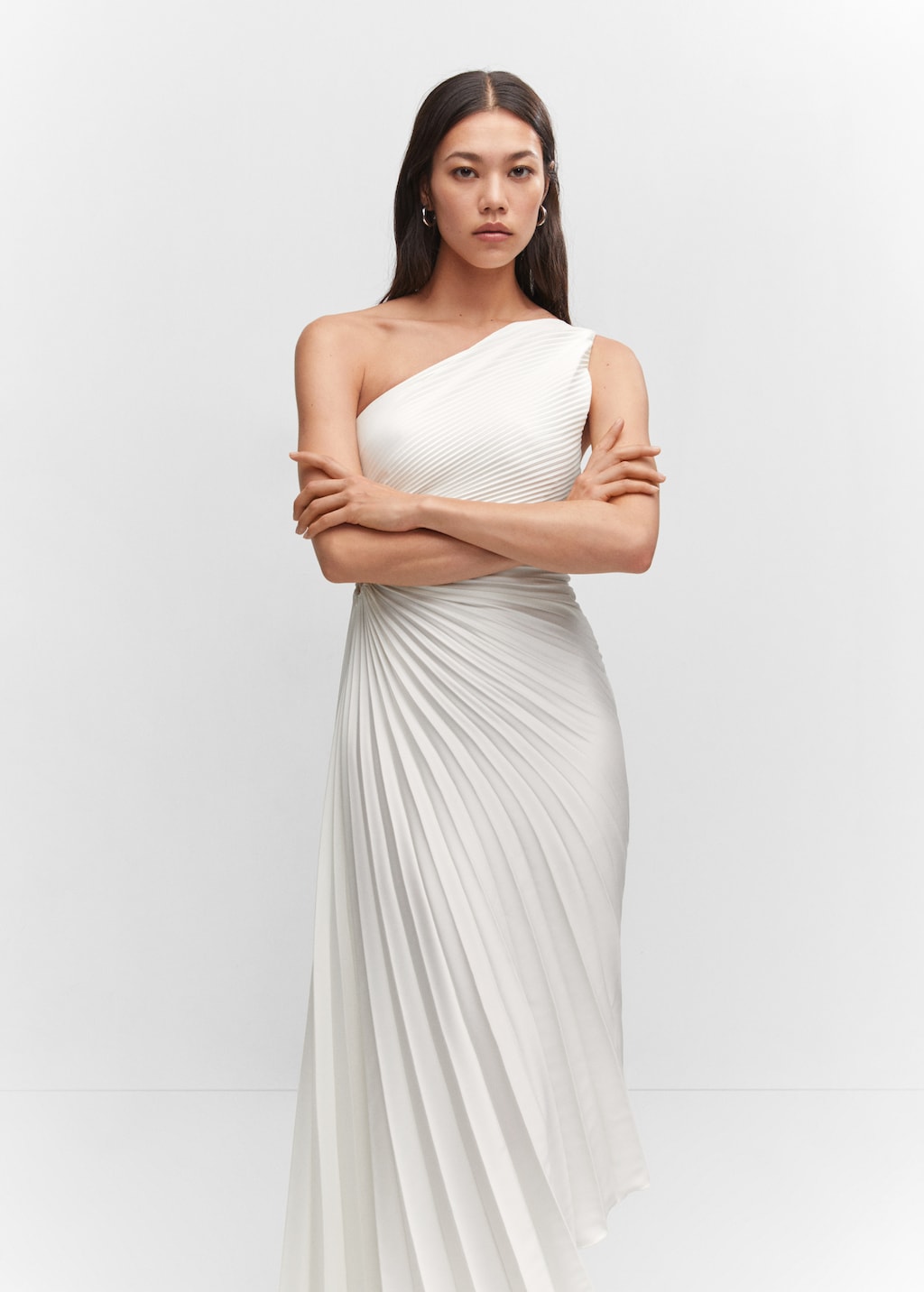 Robe plissée manches cloche - Femme | MANGO OUTLET France métropolitaine Robe plissée manches cloche - Femme | MANGO OUTLET France métropolitaine
