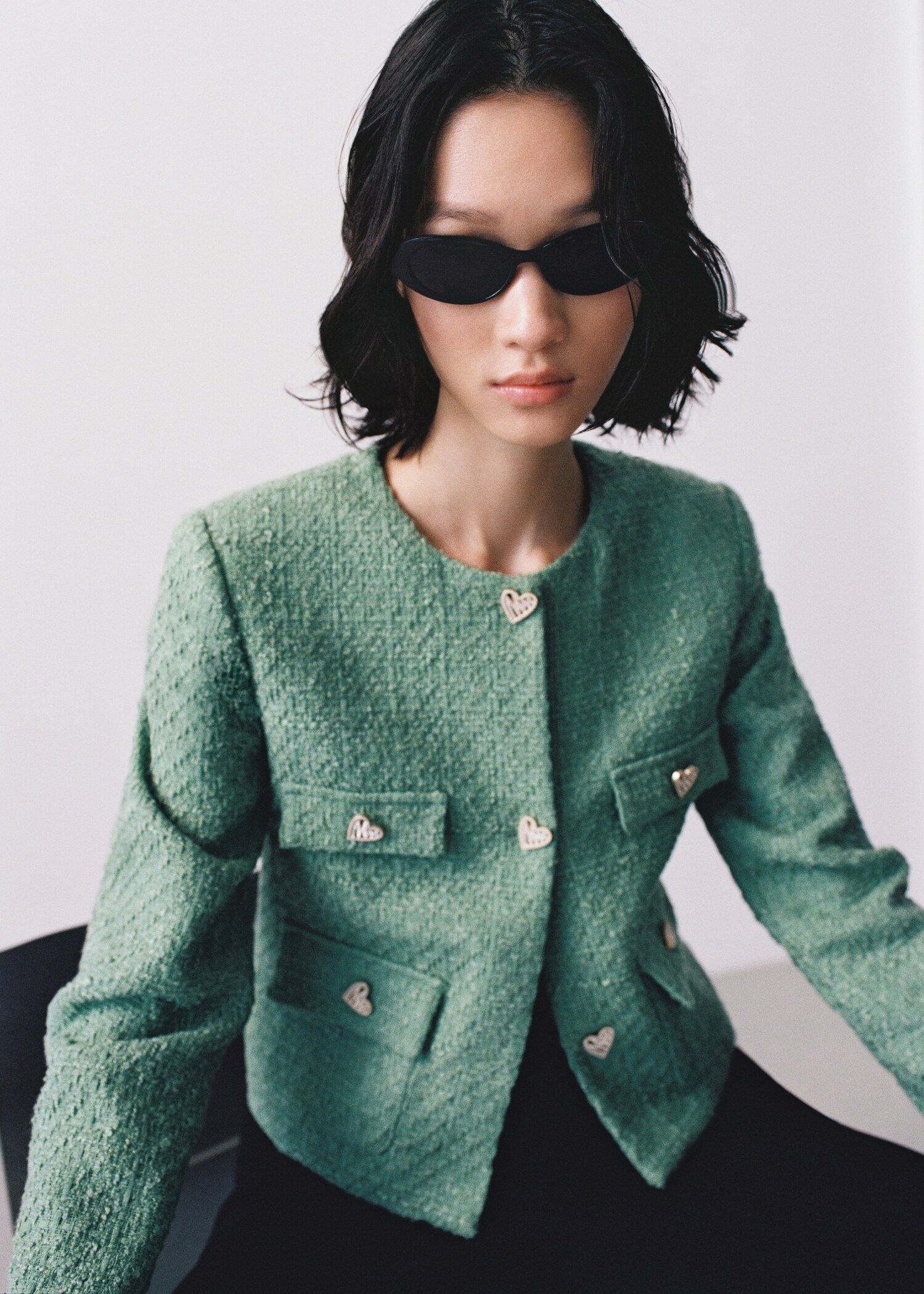 Tweed jacket with jewel buttons - Details of the article 7