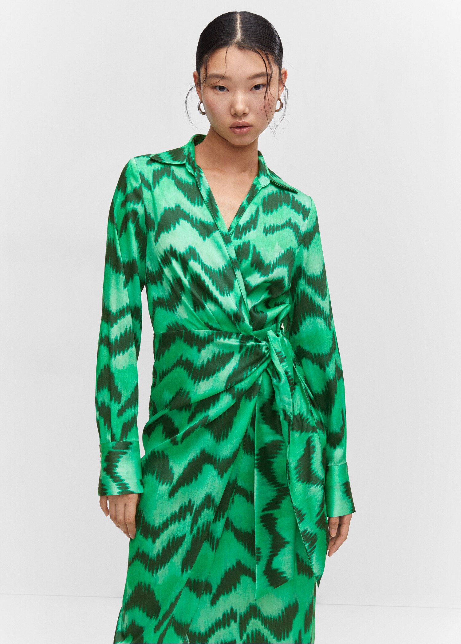 Robe chemise satinée imprimée - Plan moyen