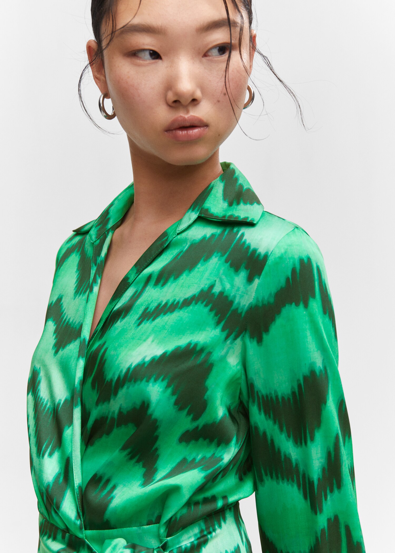 Robe chemise satinée imprimée - Détail de l'article 1