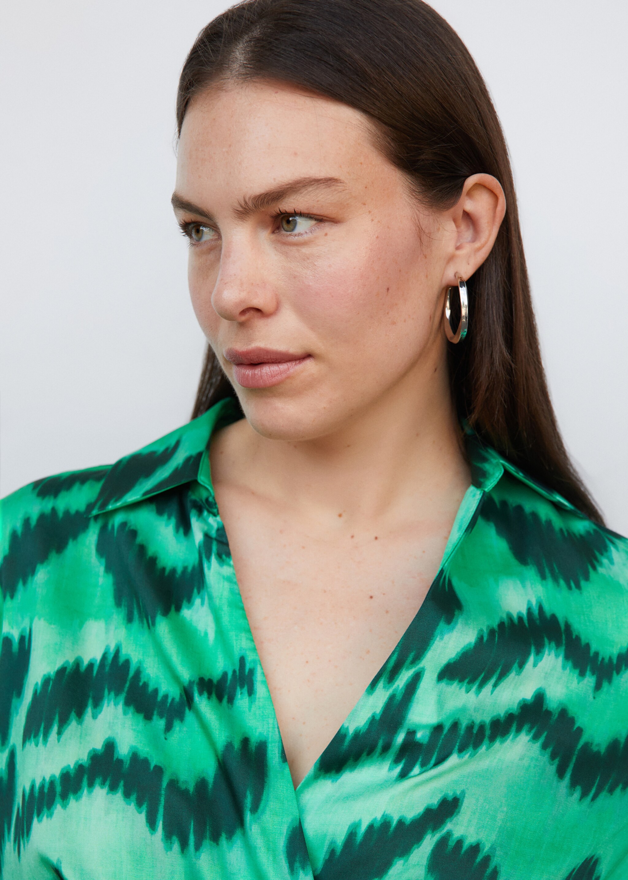 Hemdblusenkleid mit satiniertem Muster - Detail des Artikels 4