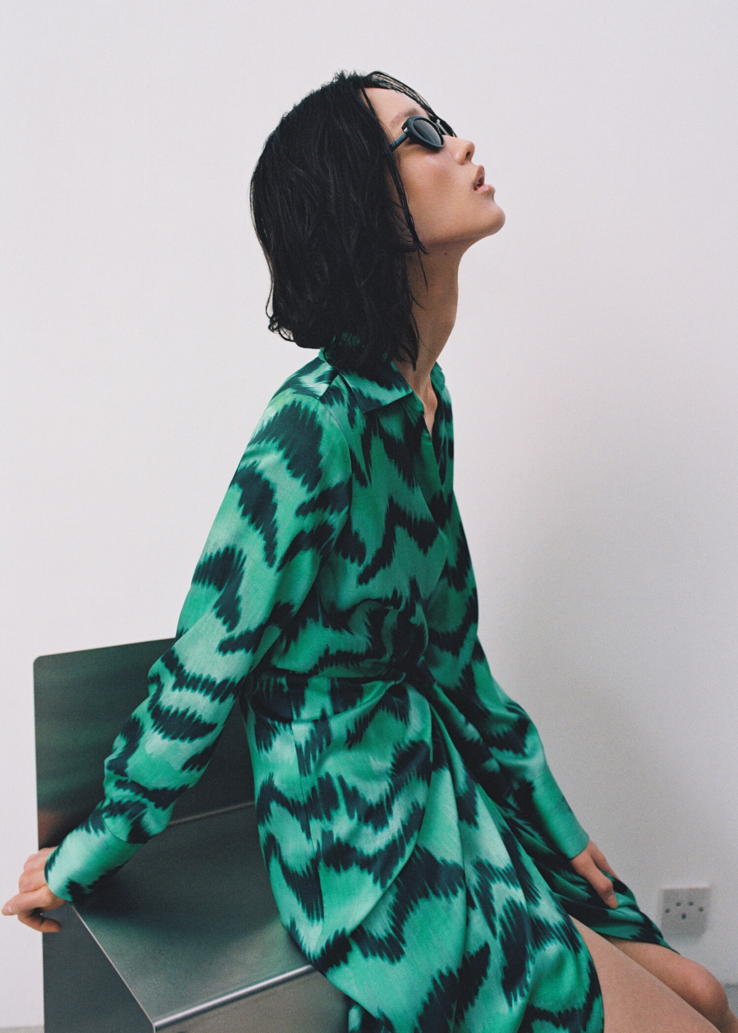 Robe chemise satinée imprimée - Détail de l'article 6