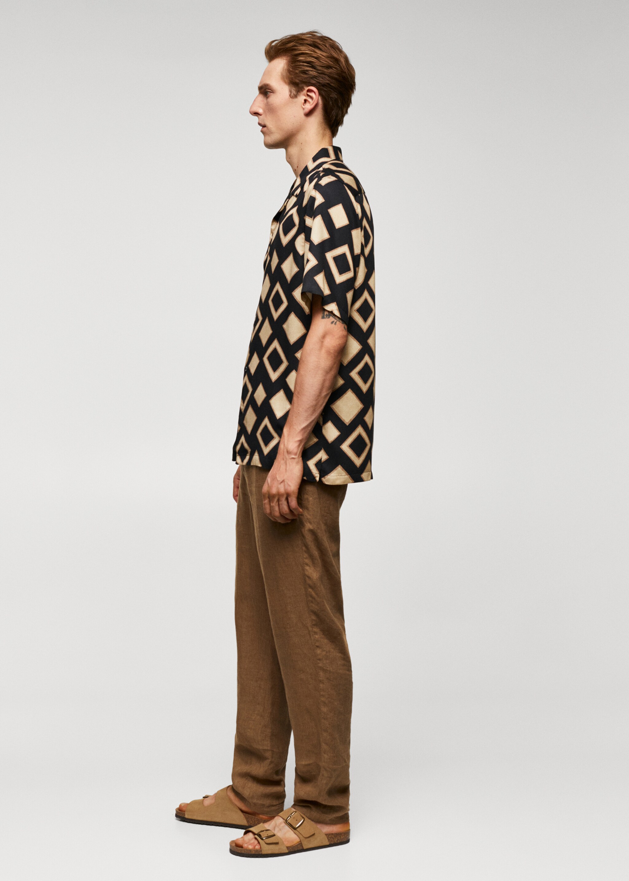 Geometric-print bowling shirt - Details of the article 2, Black. Ref: 57054040-00.